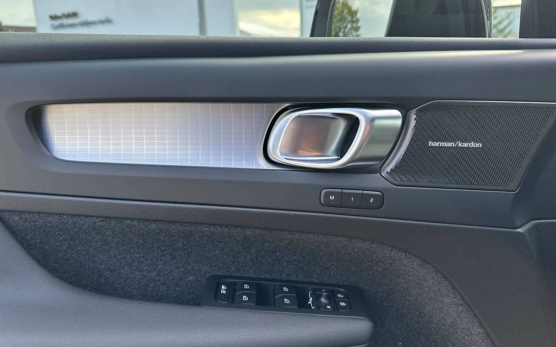 Notranja slika - Volvo XC40 - B3 P Plus Dark Avt. - 13