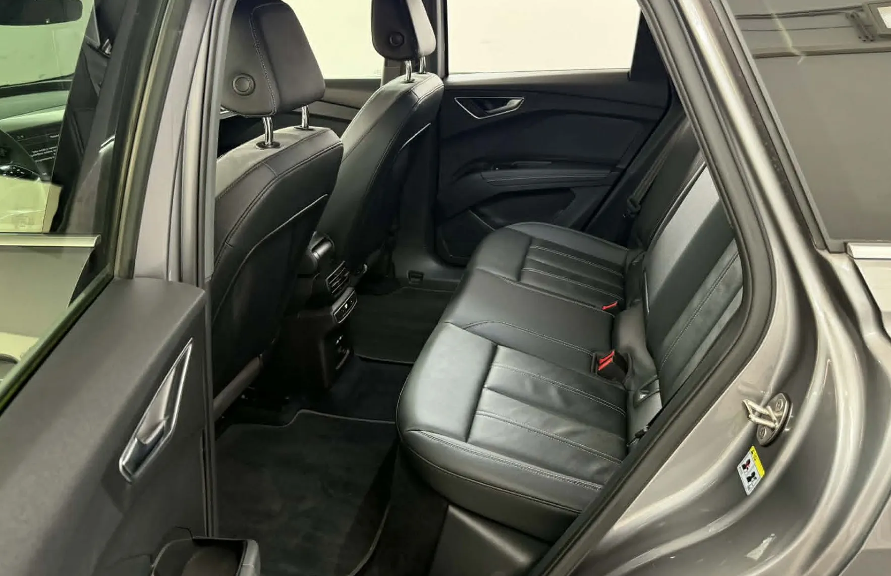 Zunanja slika - Audi Q4 - e-tron 50 e-tron quattro S Line 220kw.KAMERA.LED.USNJE - 7