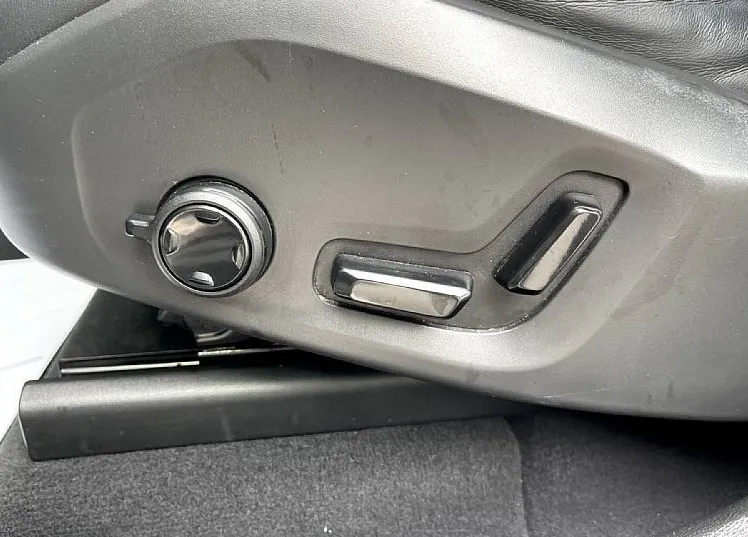 Zunanja slika - Volvo XC60 - T8 Recharge Twin Engine AUT R-Design - 16
