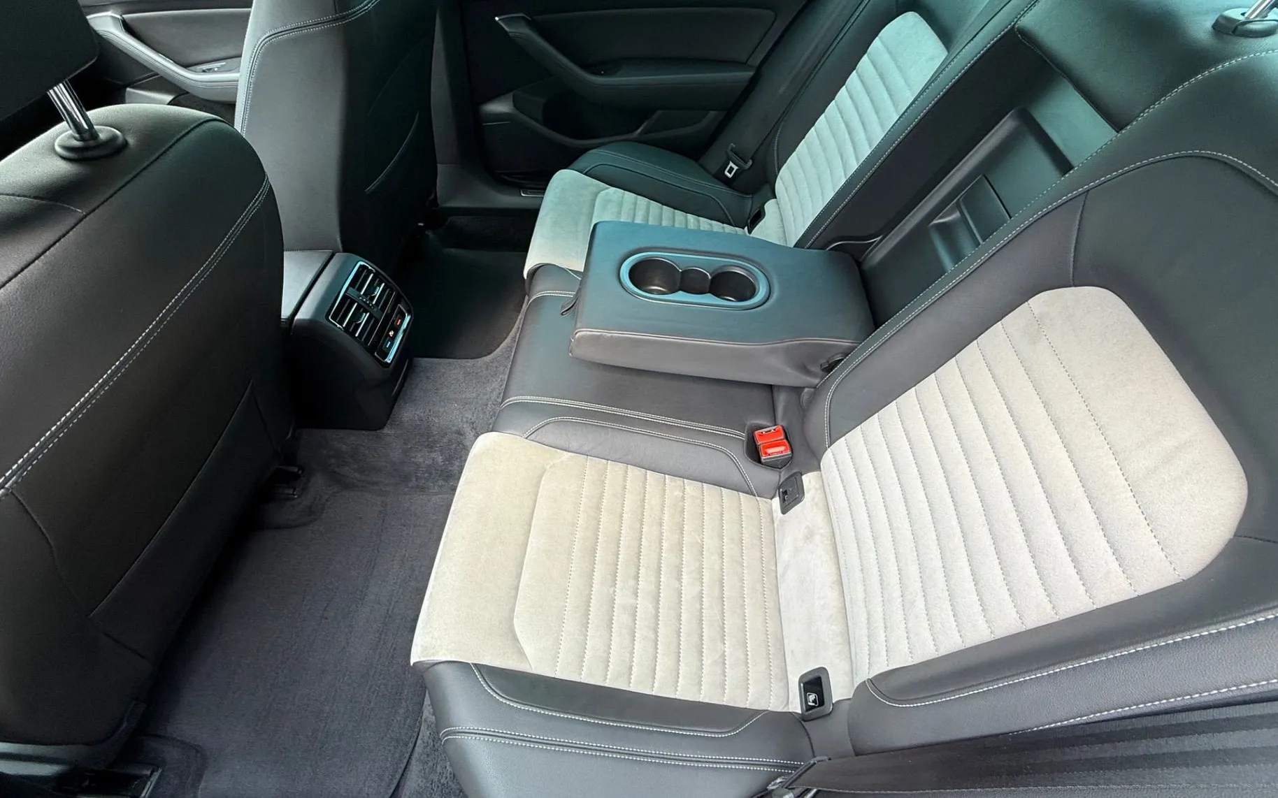 Zunanja slika - VW Passat - 2.0 TDI 4MOT avt. R-line-Virtual-Matrix-Kamera-F1 - 15