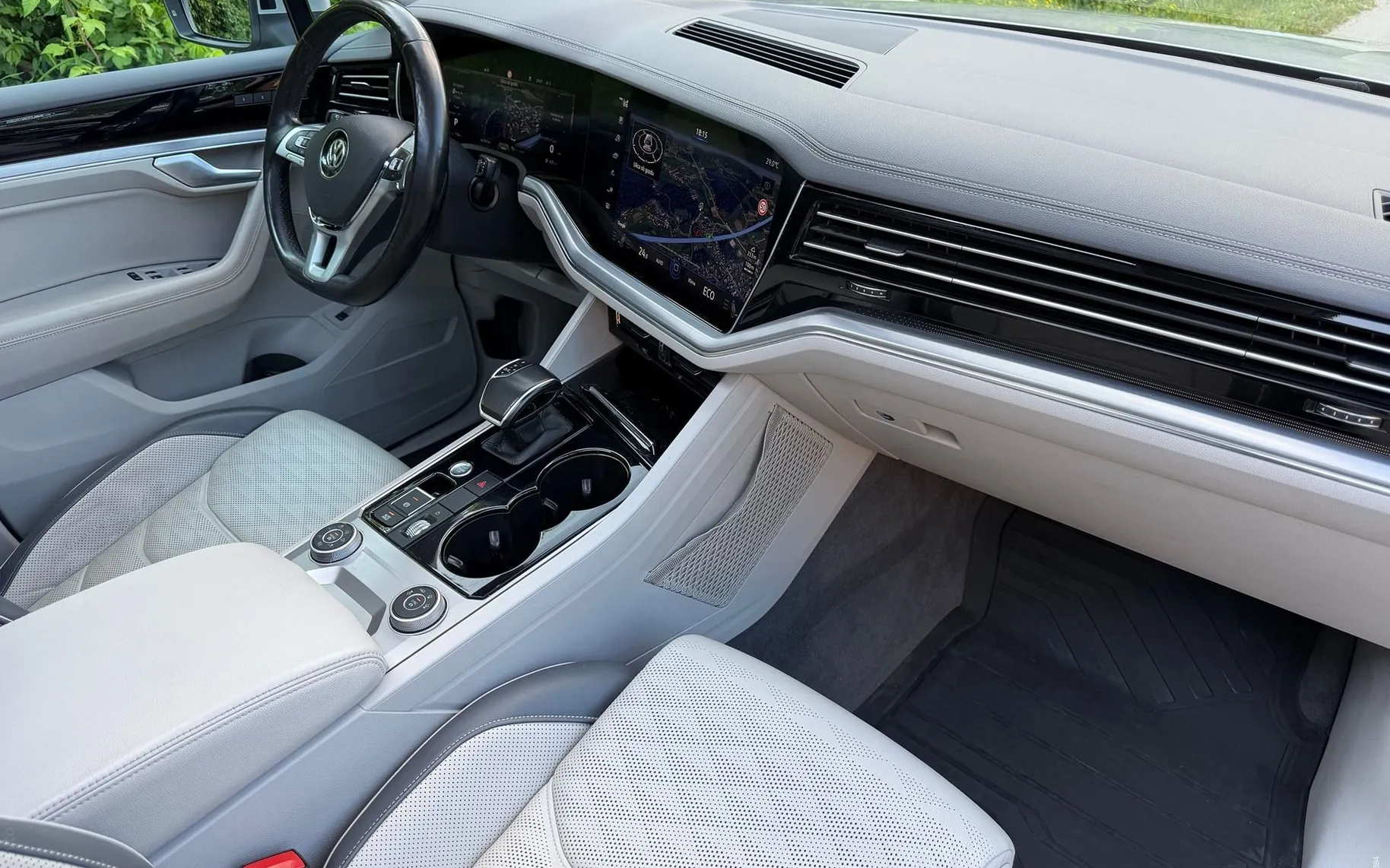 Notranja slika - Volkswagen Touareg - 4motion V6 TDI EXCLUSIVE|Zračno|Matrix|Pano|ACC - 7