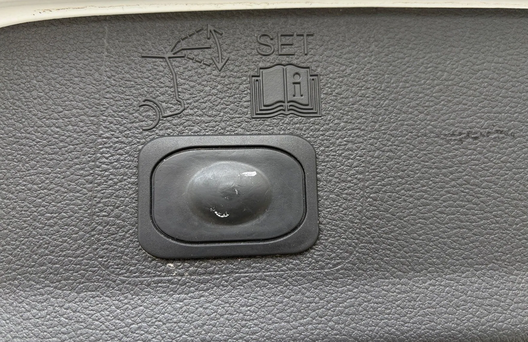 Zunanja slika - Ford Kuga - TITANIUM 4x4 2.0 TDCi Powershift-REDNO SERIVISRAN - 11