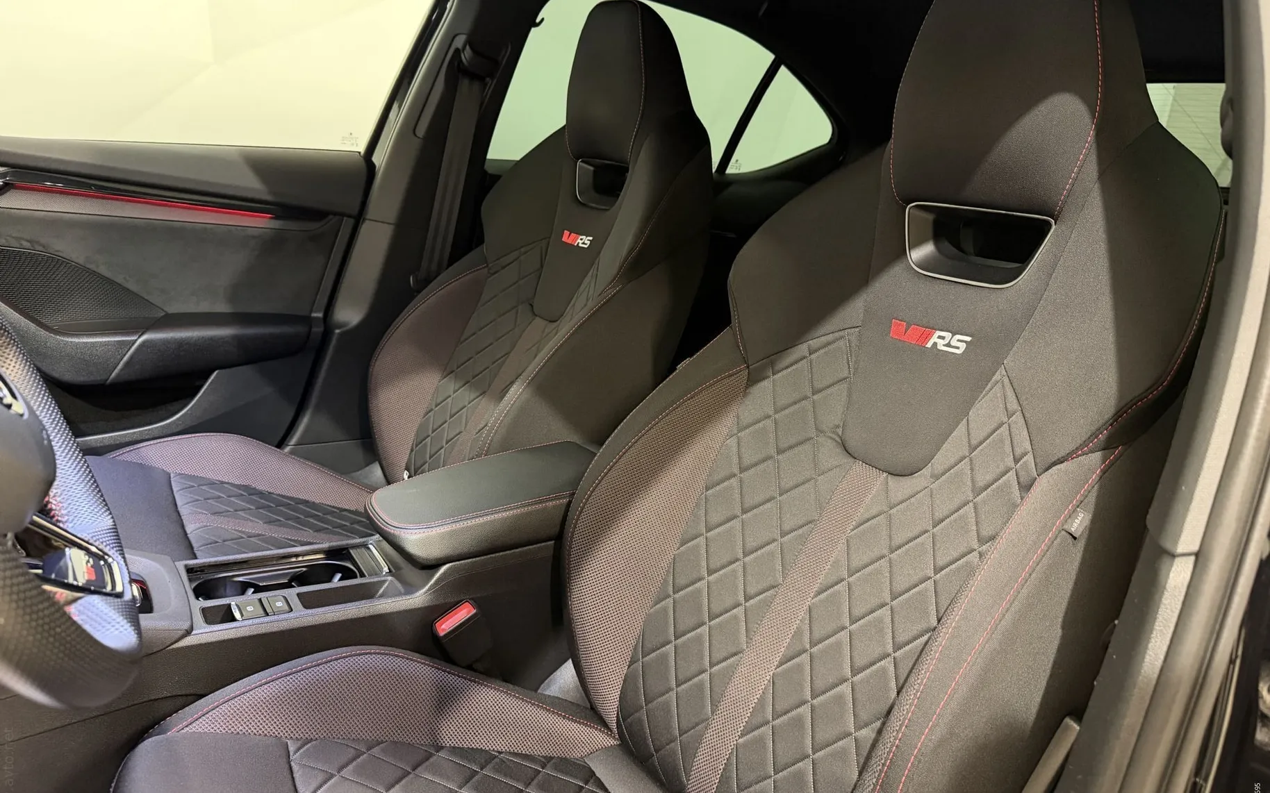 Notranja slika - Škoda Octavia - RS 2.0 TSI-VIRTUAL-FULL LED-ACC-KAMERA-NAVI-AVT-.. - 10