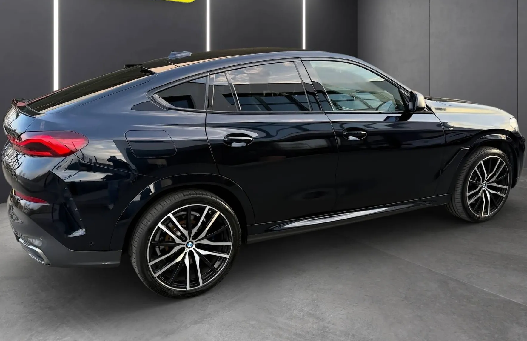 Zunanja slika - BMW X6 - serija : xDrive M50d M PAKET KAMERA NAVI TOP - 8