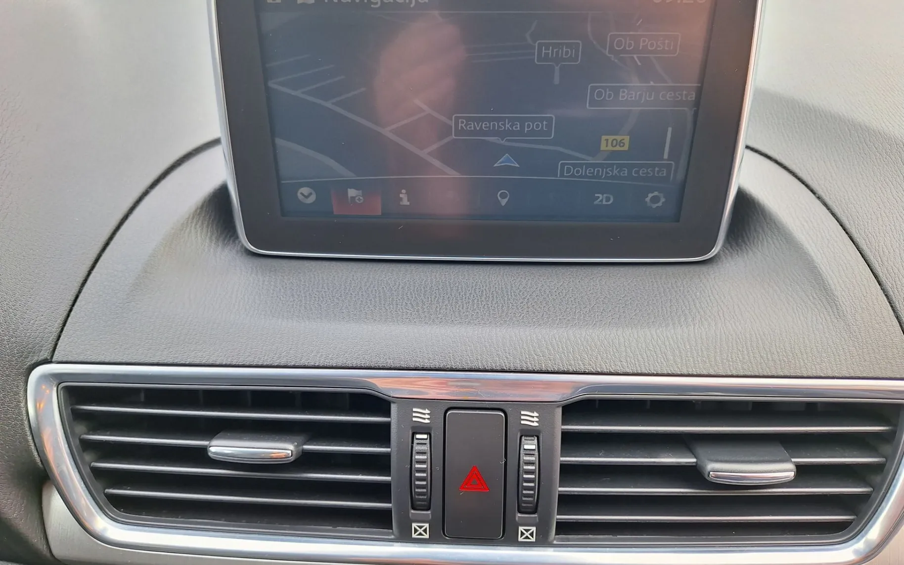 Notranja slika - Mazda Mazda3 - CD150 Revolution USNJE-PDC-LED-ALU-GRETJE SEDEŽE.. - 9