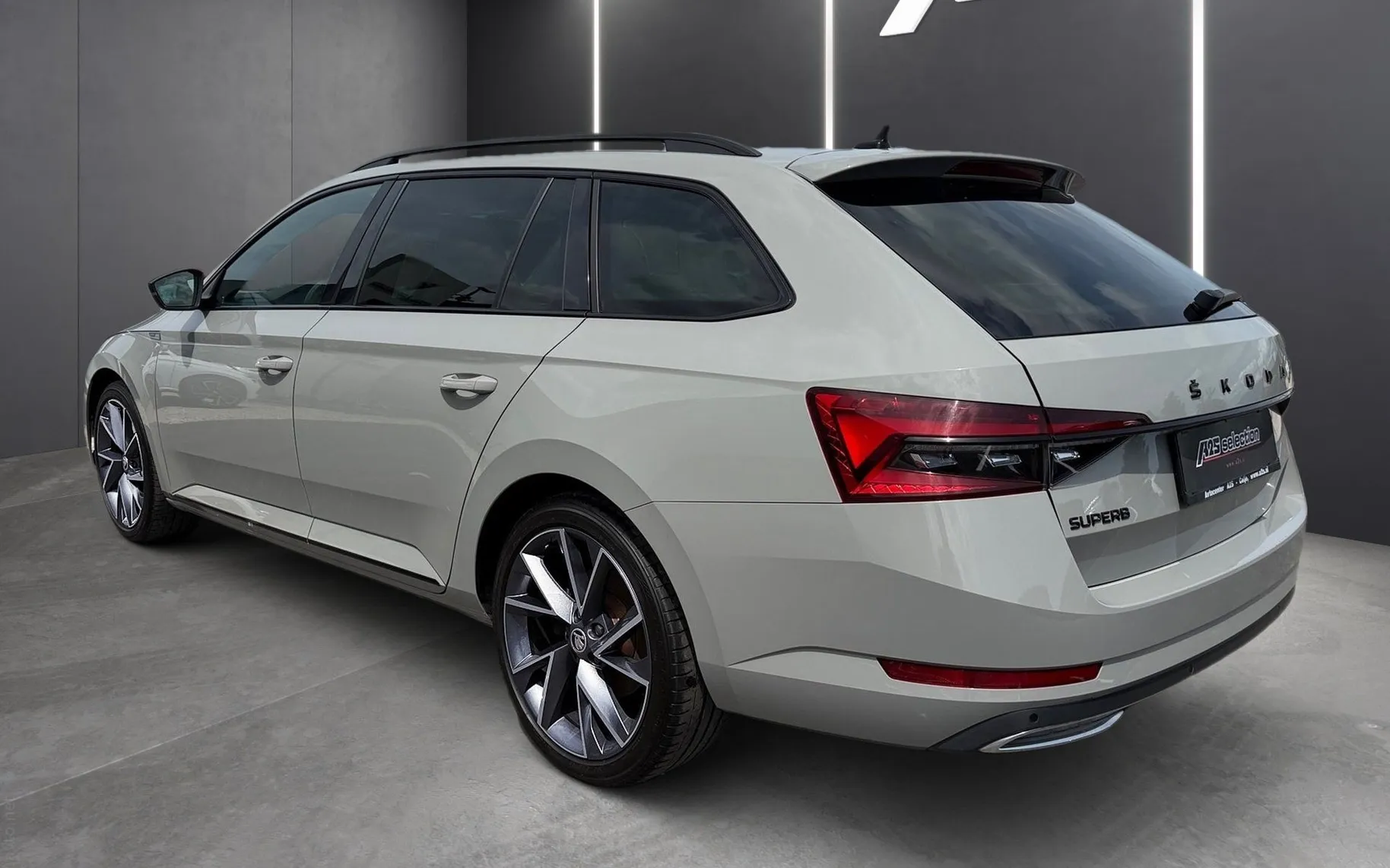 Zunanja slika - Škoda Superb - Combi 2.0 TDI Sportline DSG-Memory-Vlečna kljuka.. - 4