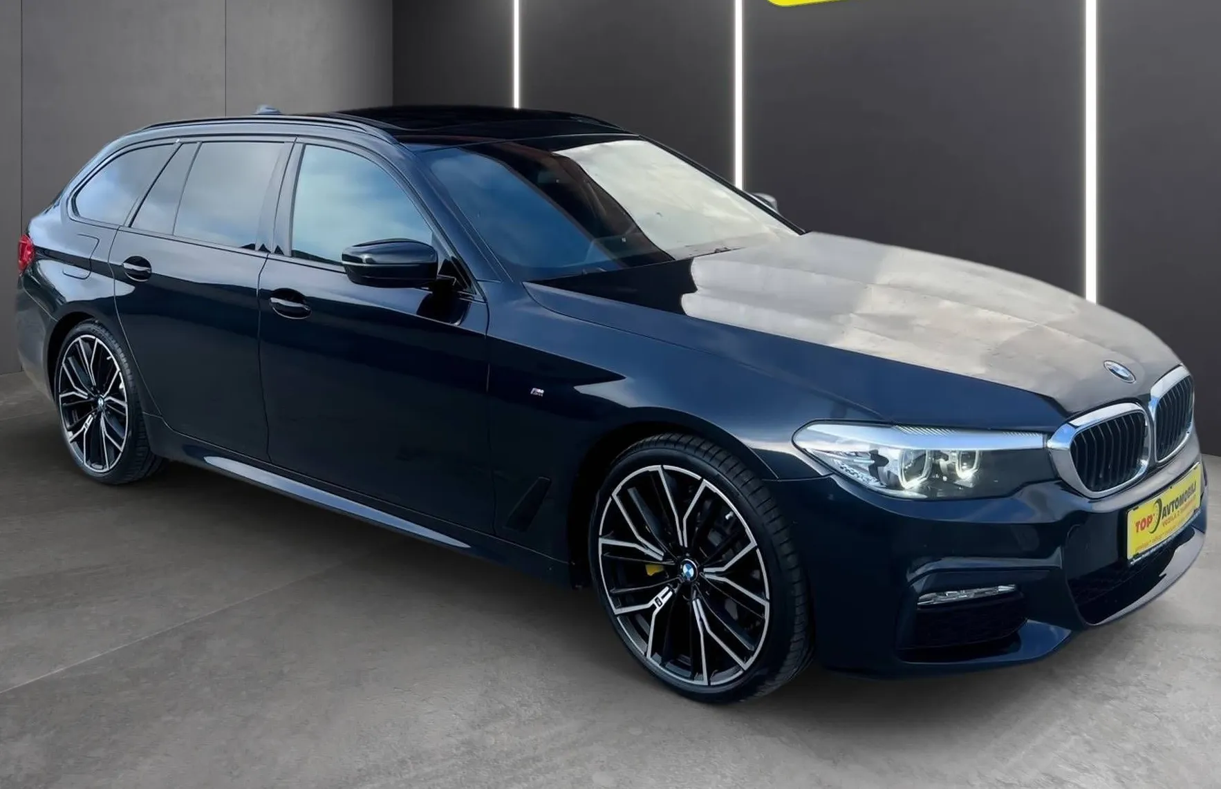 Zunanja slika - BMW Serija 5 - Touring: 520d M-PAKET FUL LED NAVI TEMP PANO PDC KLJUKA - 7