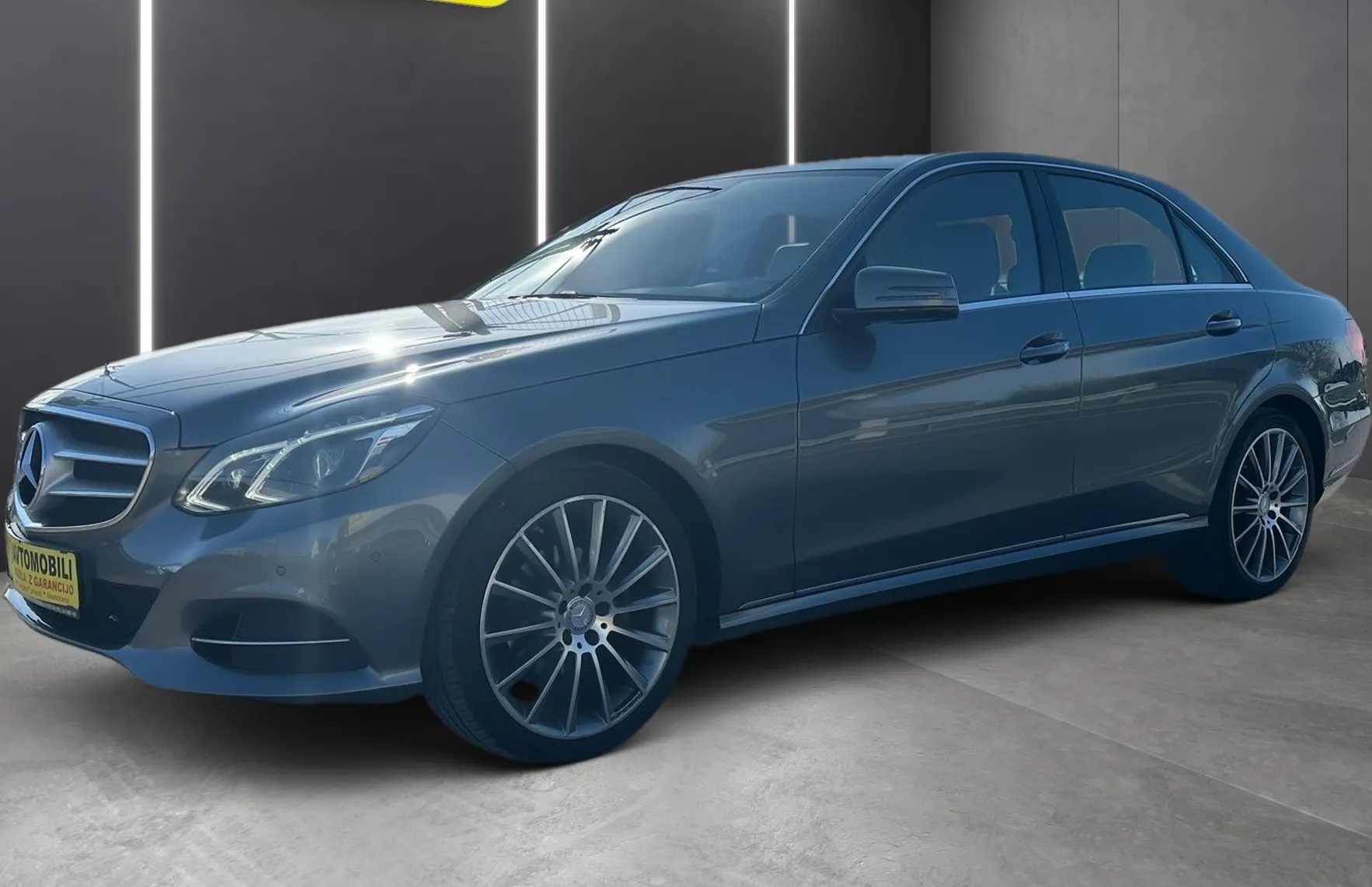 Zunanja slika - Mercedes-Benz E-Razred - 220 ELEGANCE XENON NAVI PDC KAMERA GRETJE SEDEŽEV - 3