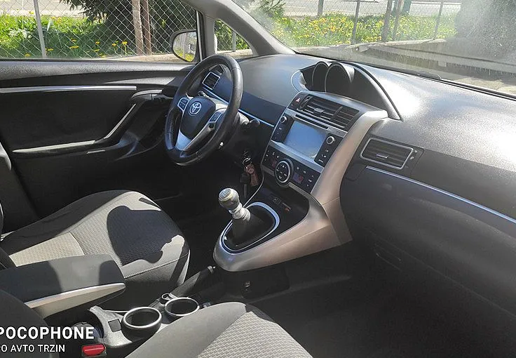 Zunanja slika - Toyota Verso - 1.6 D-4D-XENON-PANORAMA-NAVIGACIJA-PDC-TOP - 10