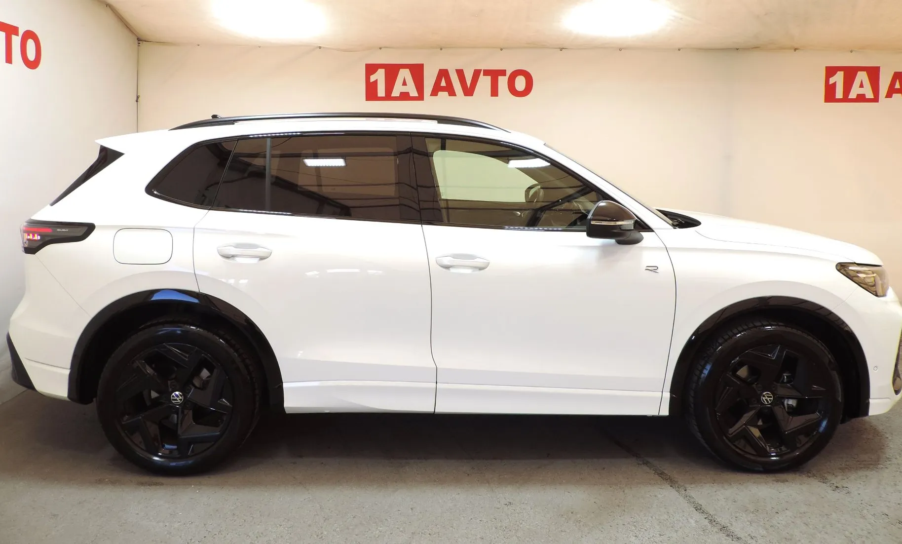 Zunanja slika - Volkswagen Tiguan - 1.5 eTSI BMT R-Line DSG - 4
