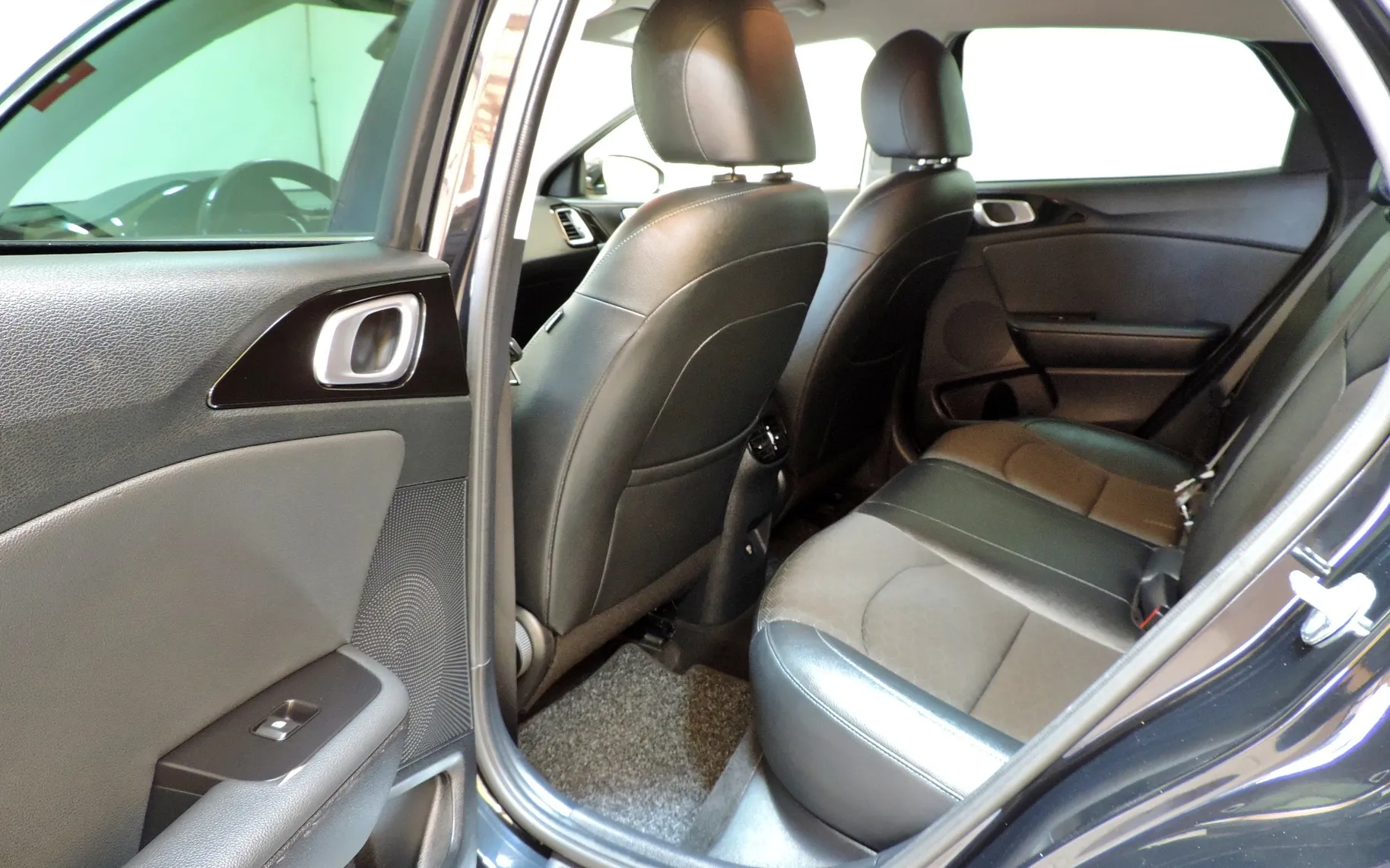 Zunanja slika - KIA XCeed - 1,6 CRDi MHEV LX Joy ISG DCT - 10