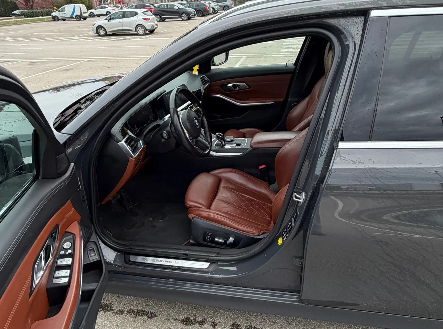 Notranja slika - BMW Serija 3 - 320d xDrive Touring Sport Line Avt. - 9