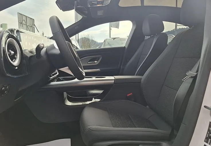 Zunanja slika - Mercedes-Benz CLA-Razred - CLA 200 z EQ tehnologijo. subvencija 6.500 EUR - 8