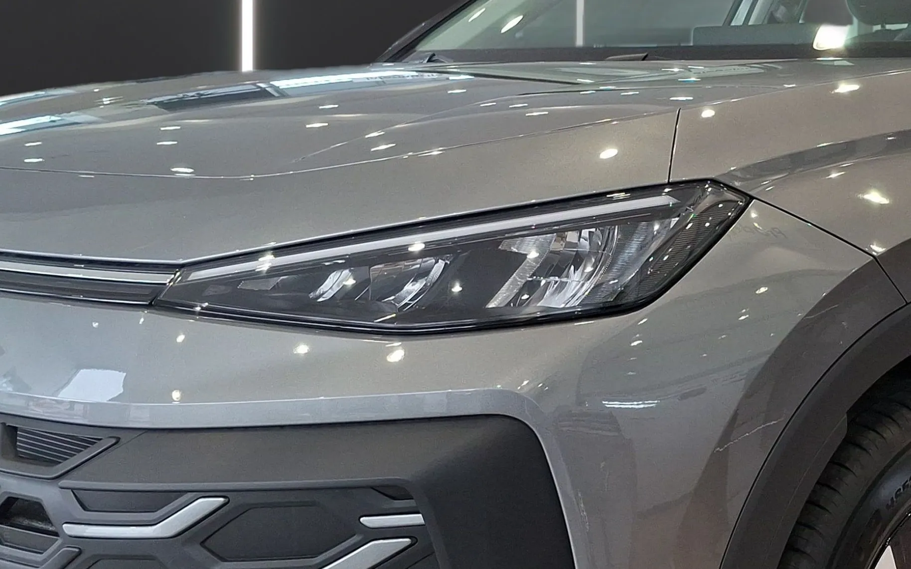 Zunanja slika - Volkswagen T-Roc - 1.5 eTSI Life DSG - 5