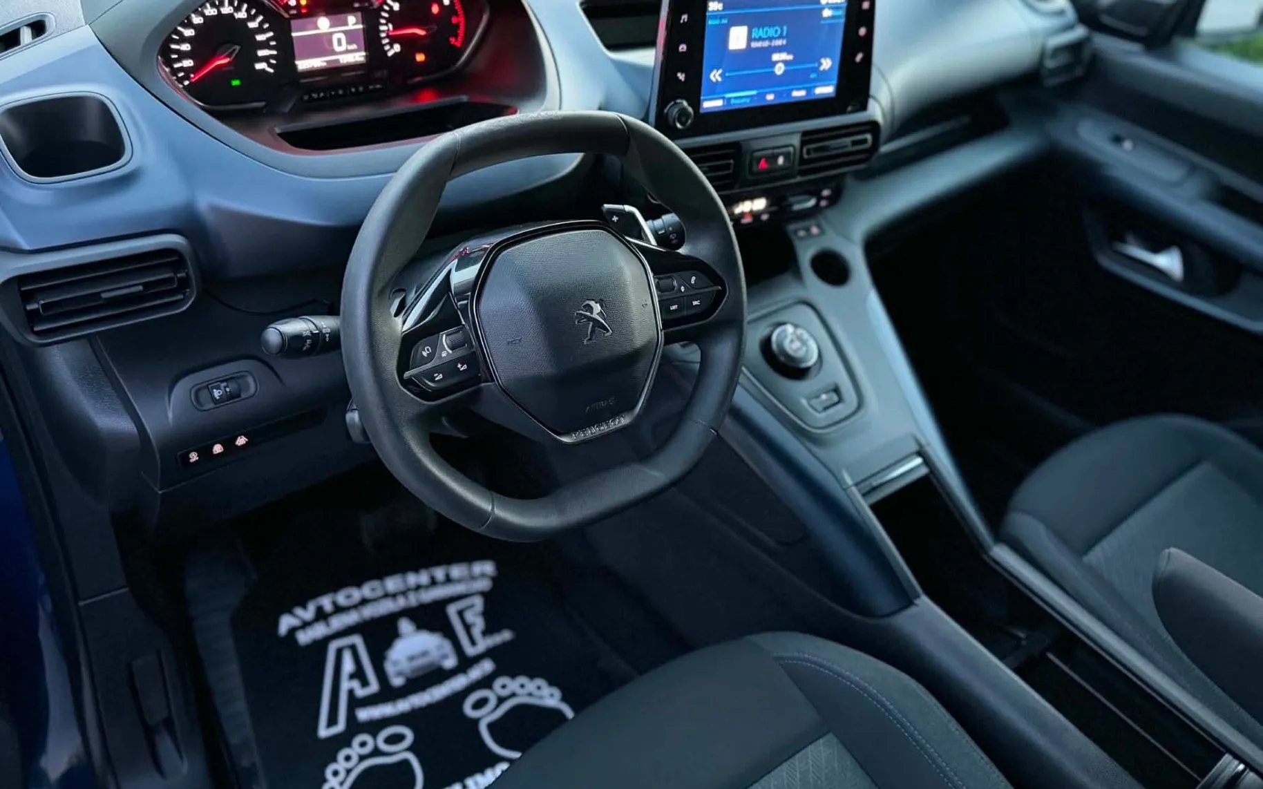 Notranja slika - Peugeot Rifter - 1.5-HDI-AUTOMATIK-LED-LIZING ZA TUJCE-F1-PDC - 8