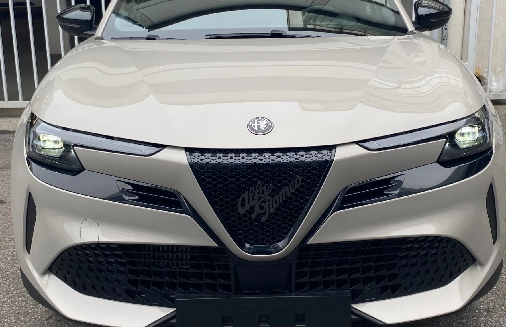 Zunanja slika - Alfa Romeo Junior - 1.2 E-DCT6 MHEV 136KM CORE - 2