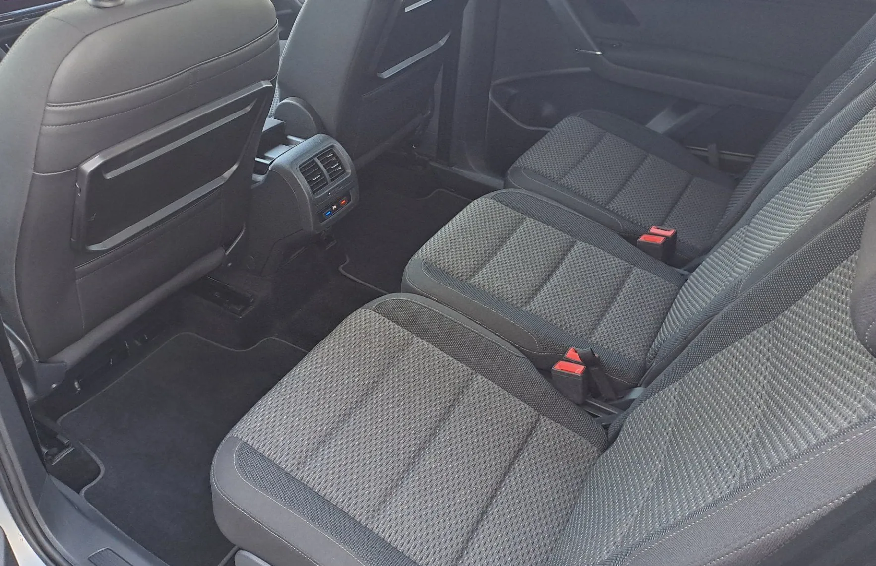 Zunanja slika - Volkswagen Touran - 2.0 TDI BMT Family DSG - 7