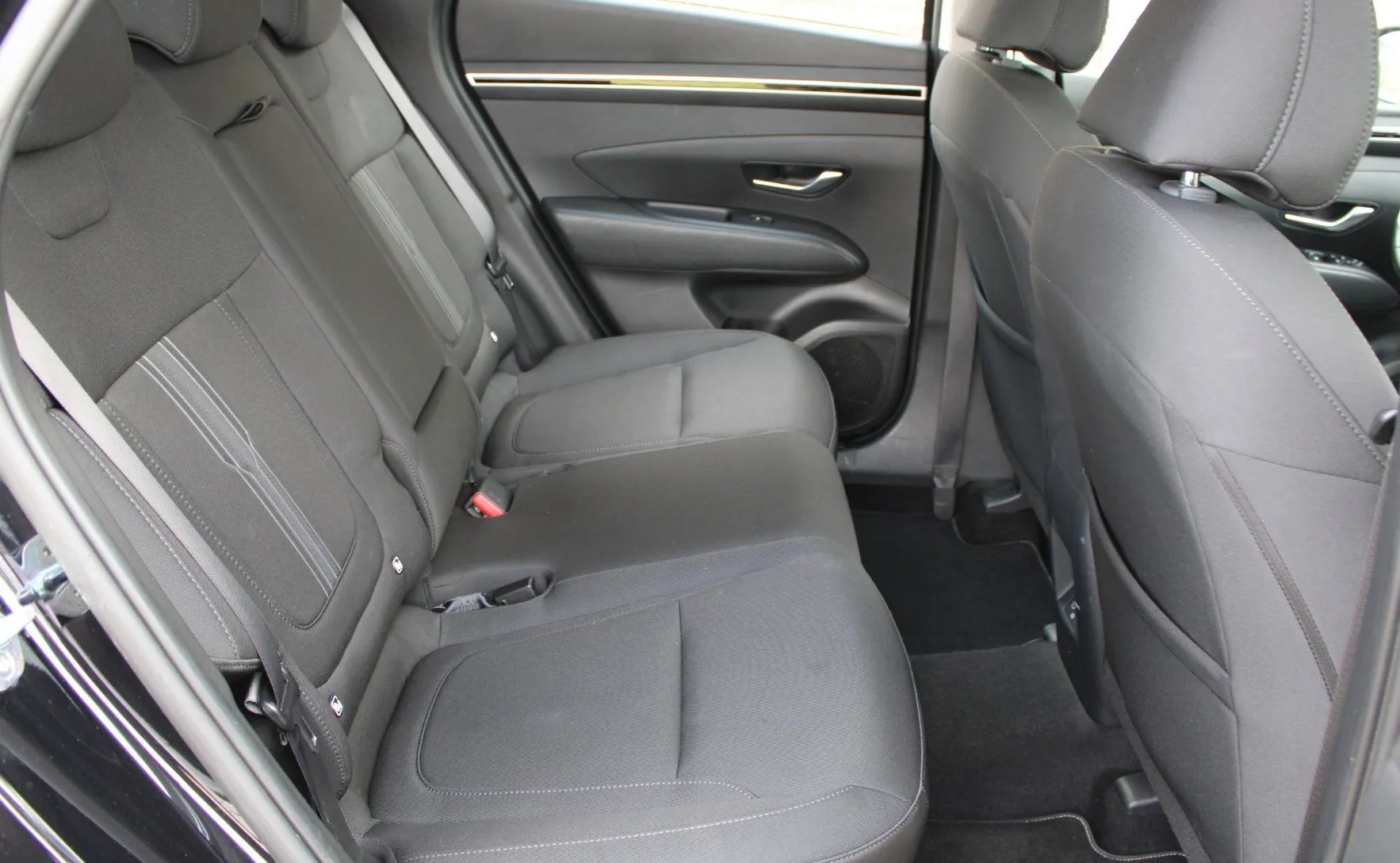 Zunanja slika - Hyundai Tucson - 1.6 CRDi MHEV Business DCT - 15