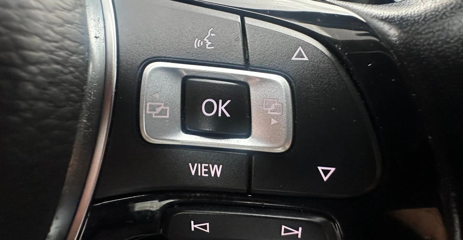 Zunanja slika - Volkswagen Touran - 2.0 TDI DSG.NAVI.KAMERA.NAREJEN VEL.SERVIS+MENJALN - 11