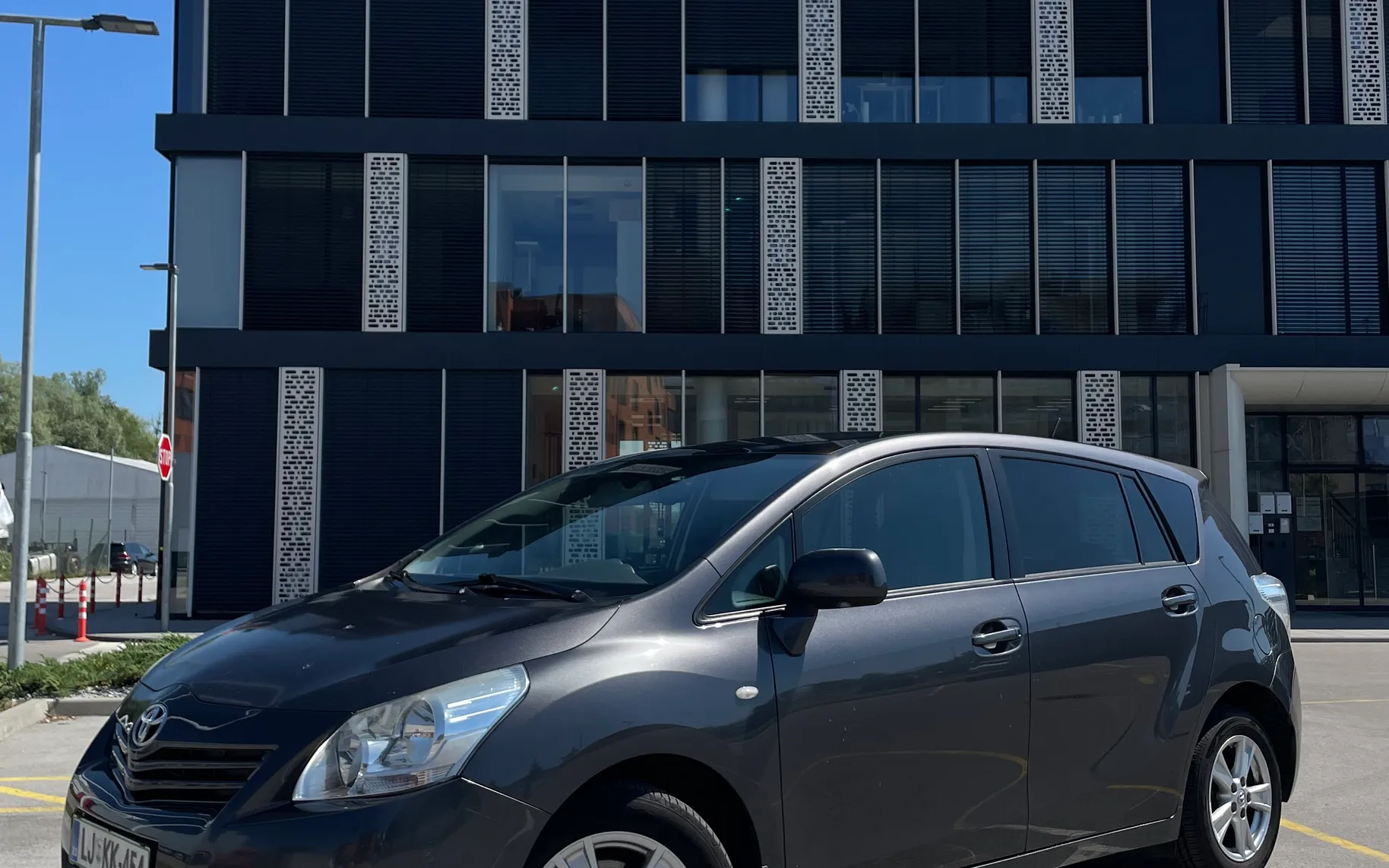 Zunanja slika - Toyota Verso - Toyota  2.0D - 4