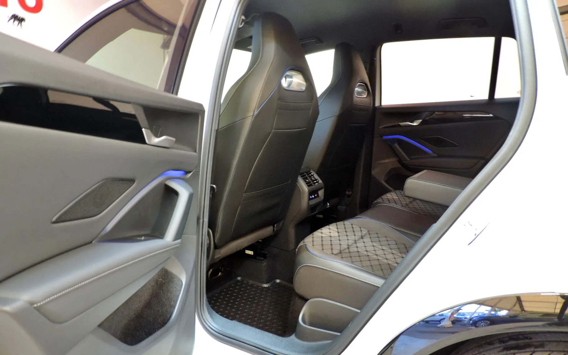 Zunanja slika - Volkswagen Tiguan - 1.5 eTSI BMT R-Line DSG - 12