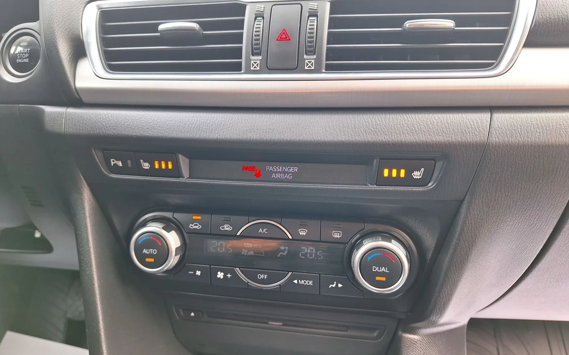 Notranja slika - Mazda Mazda3 - CD150 Revolution USNJE-PDC-LED-ALU-GRETJE SEDEŽE - 10