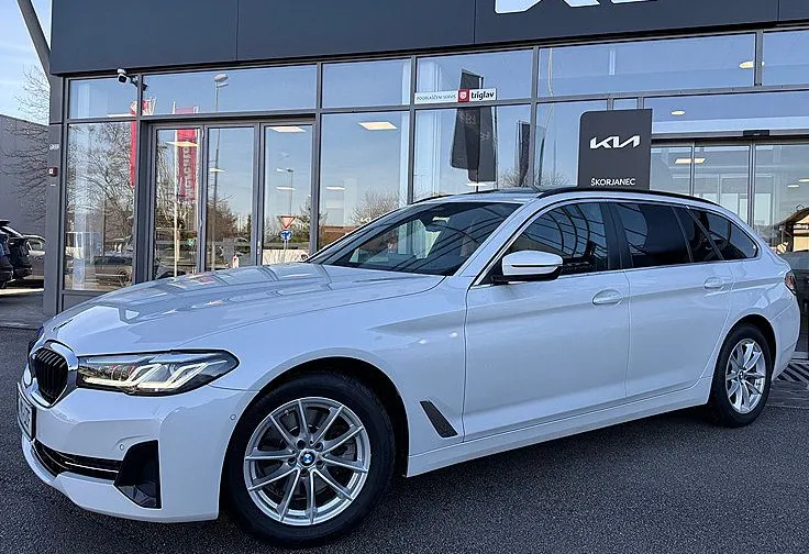 Zunanja slika - BMW Serija 5 - Touring: 520d AT -ACC -PANO -KAMERA -HEAD UP -DISPLAY KE - 3