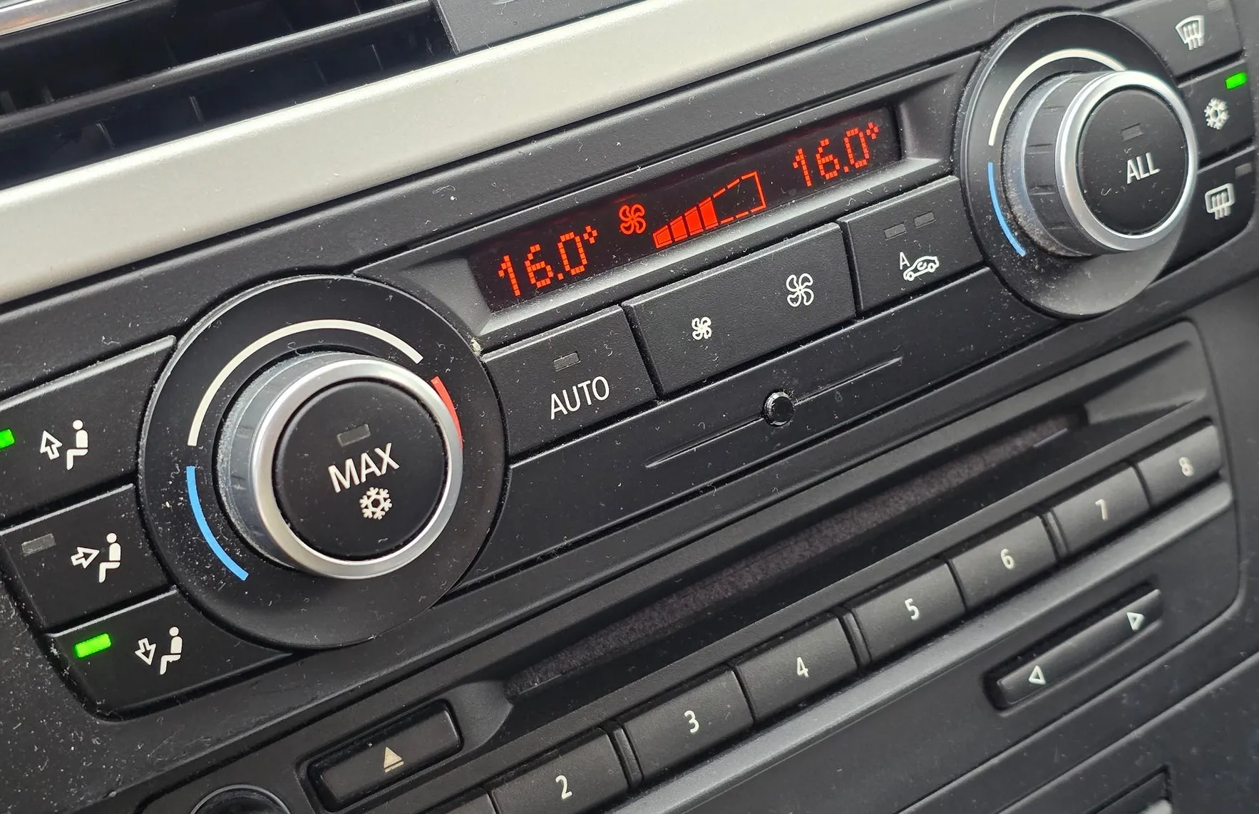 Zunanja slika - BMW Serija 3 - Touring: 318D TOURNING PROF. NAVI-ALU PLATIŠČA-PDC - 17