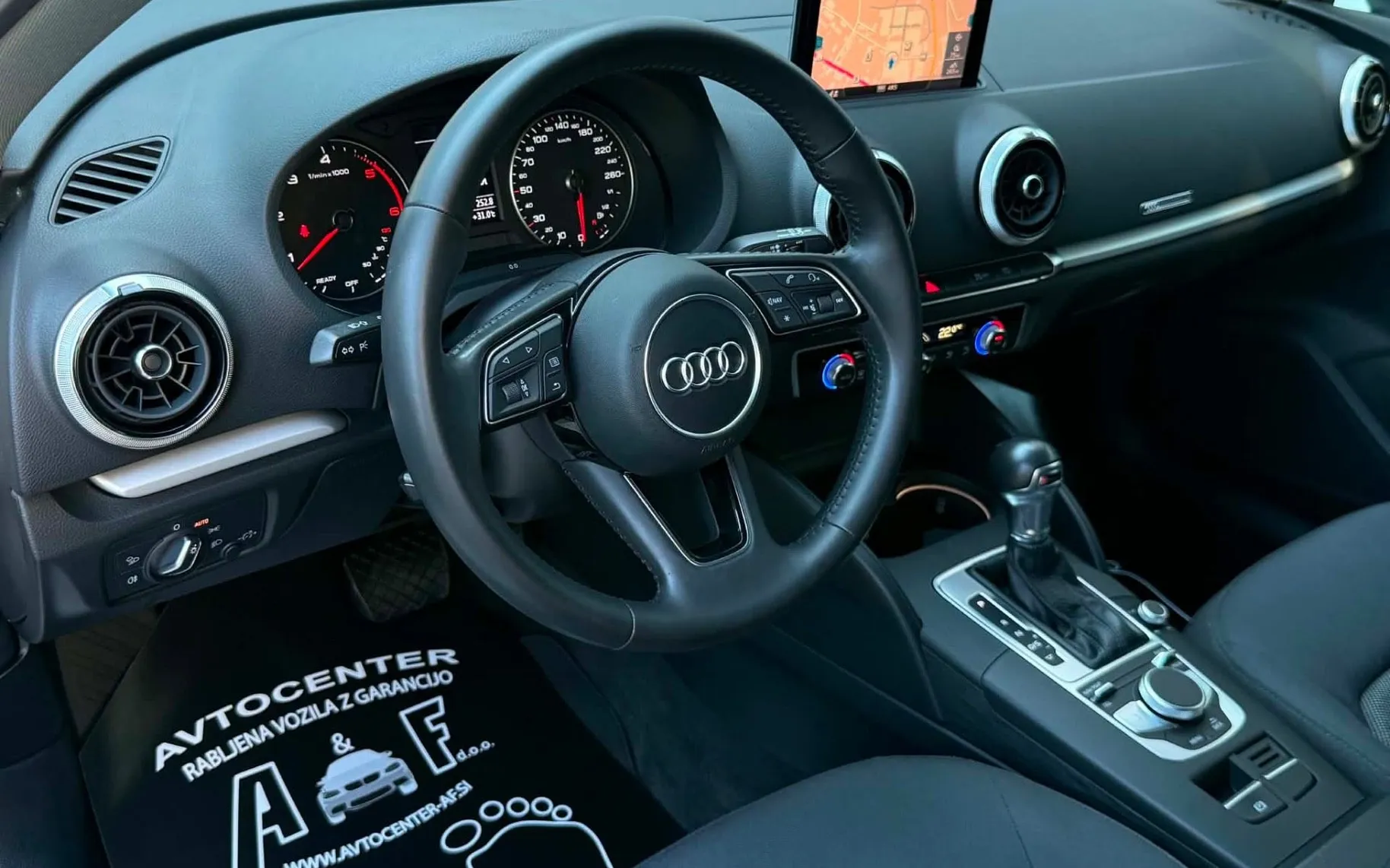 Notranja slika - Audi A3 - 1.6 TDI-S TRONIC-81.000km-LIZING ZA TUJCE-XENON+.. - 8