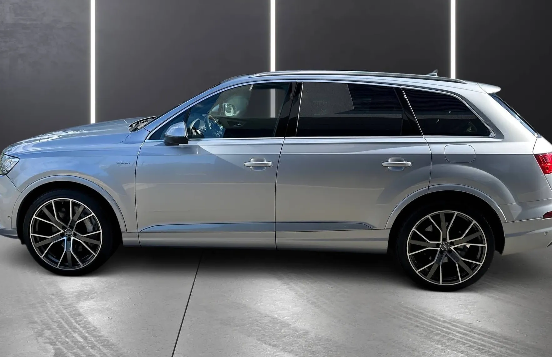 Zunanja slika - Audi Q7 - E-TRON 3.0TDI QUATTRO LED NAVI ACC HUD PANO 360K.. - 4
