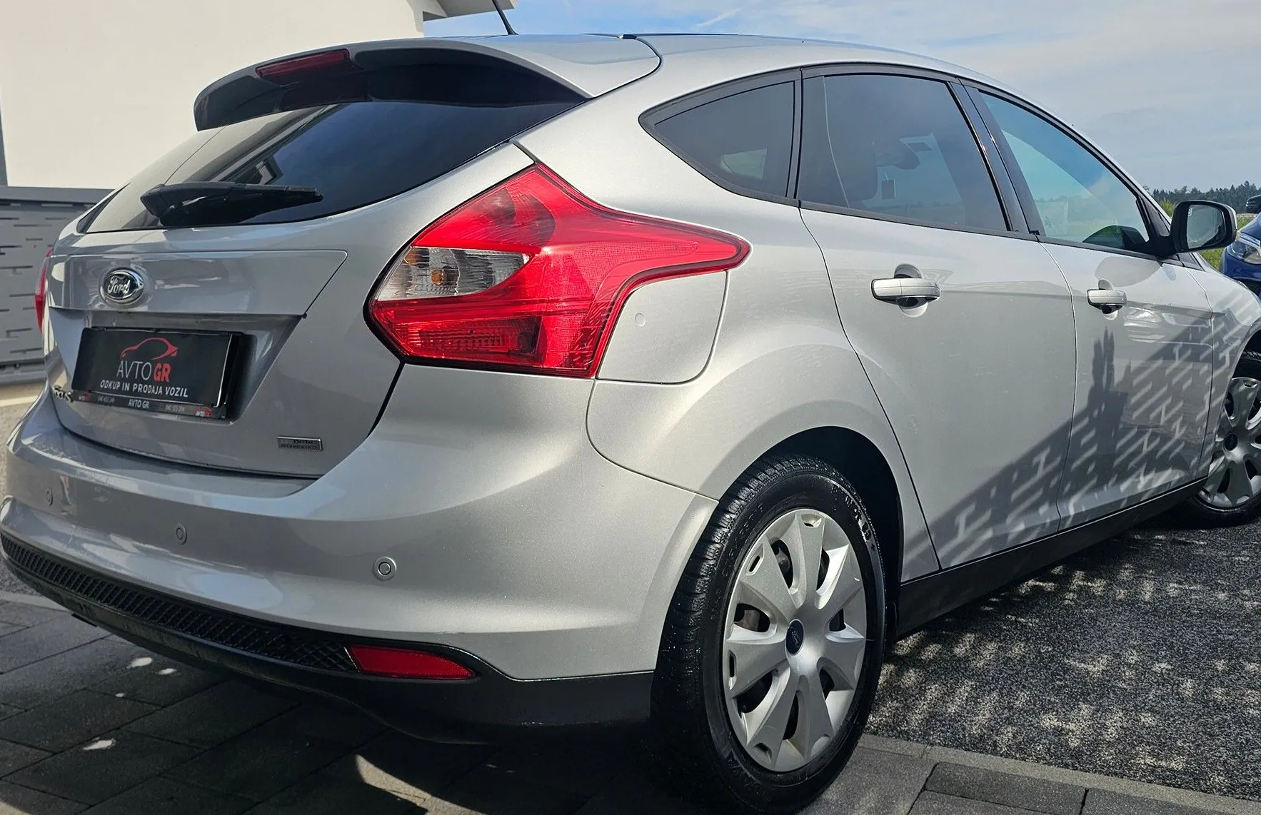 Zunanja slika - Ford Focus - 1.6 TDCi.Trend ECOnetic-VINJETA-ZIM.GUME DARILO - 10