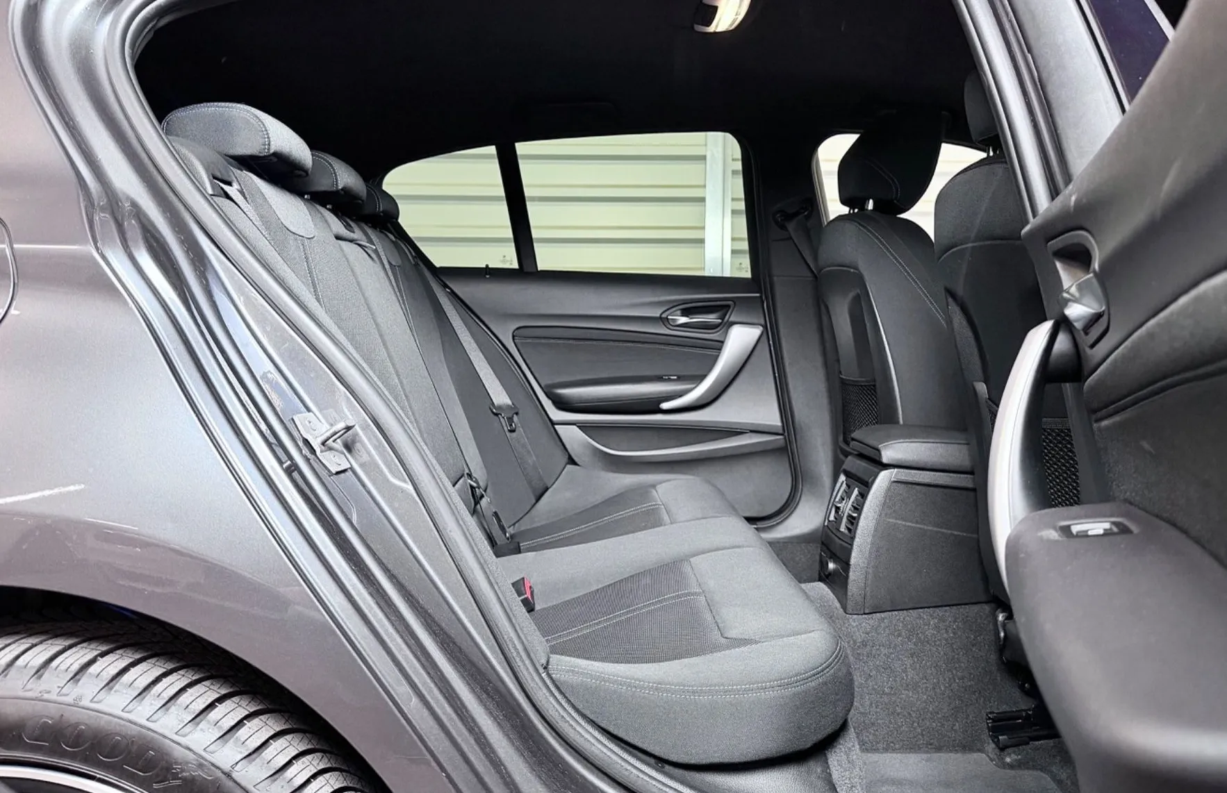 Zunanja slika - BMW Serija 1 - : 118d Sport Line - FULL LED - NAVI - TEMP - PDC ... - 15