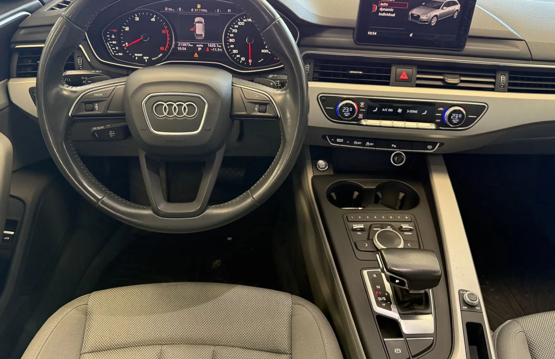 Zunanja slika - Audi A4 - Avant 2.0 TDI ultra Sport S tronic 140 KW - 10
