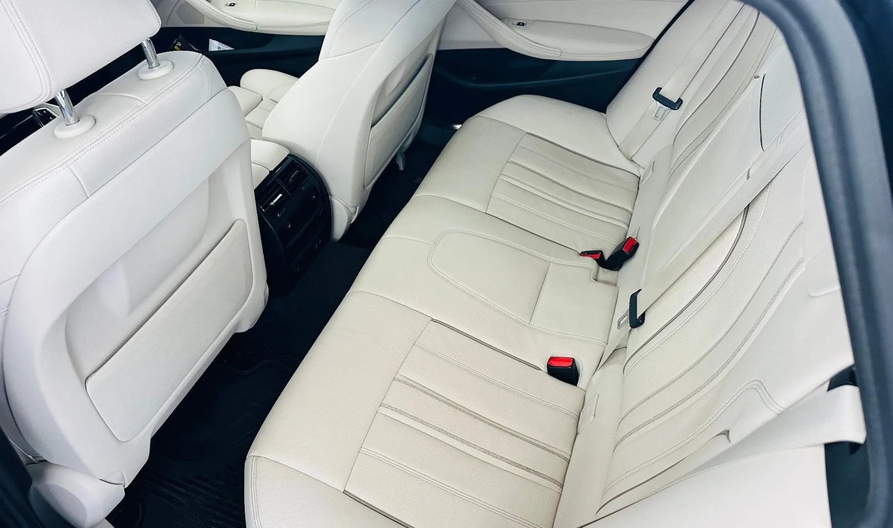 Zunanja slika - BMW Serija 5 - 530e xDrive Touring Avt.KAMERA.LED.USNJE.NAVI.TOP - 4