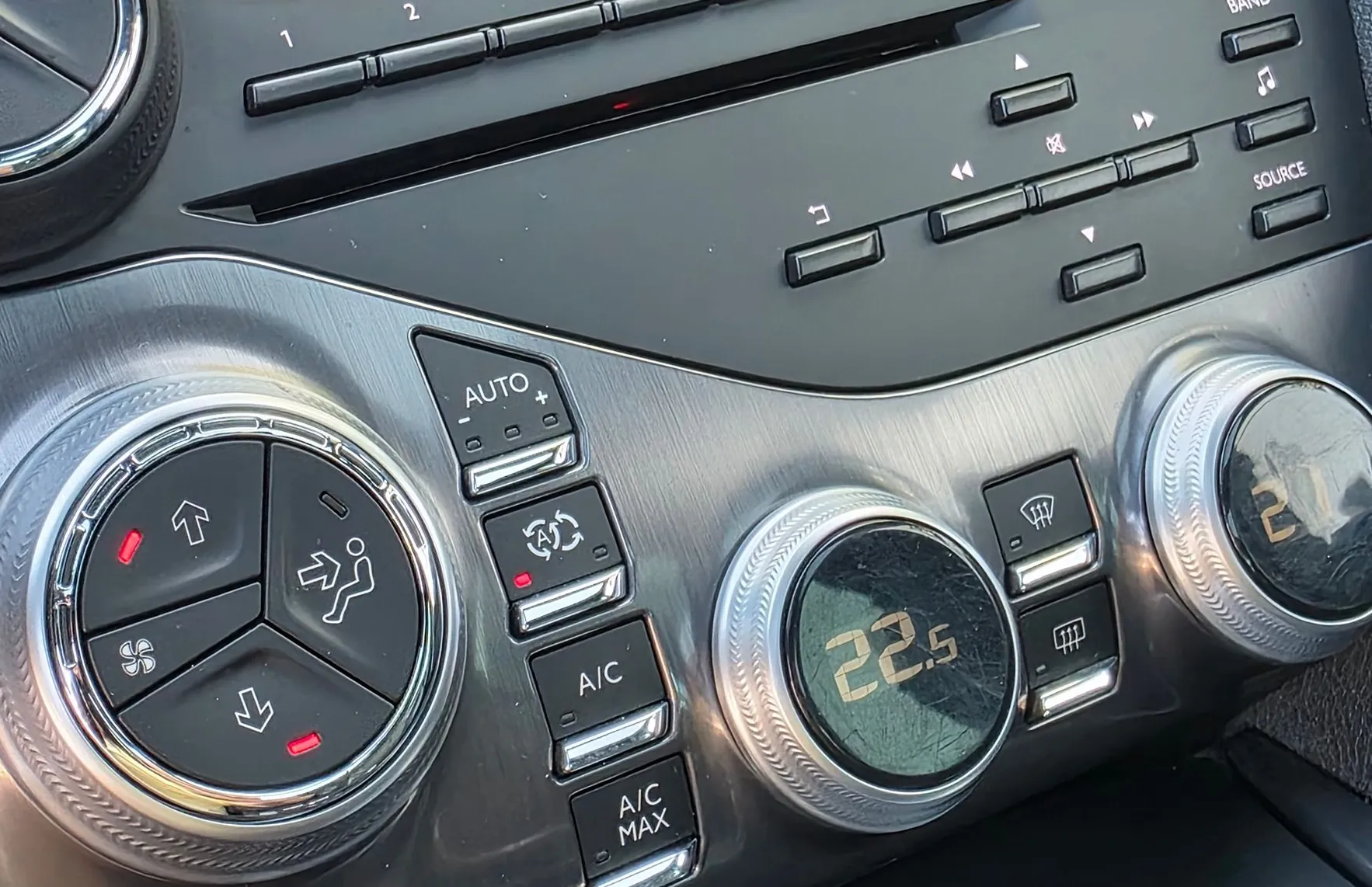 Zunanja slika - Citroën DS5 - 2.0 HDi CHIC 4X4 AVT. LED-KAMERA-ALU-MEMORY-2.LAST - 16
