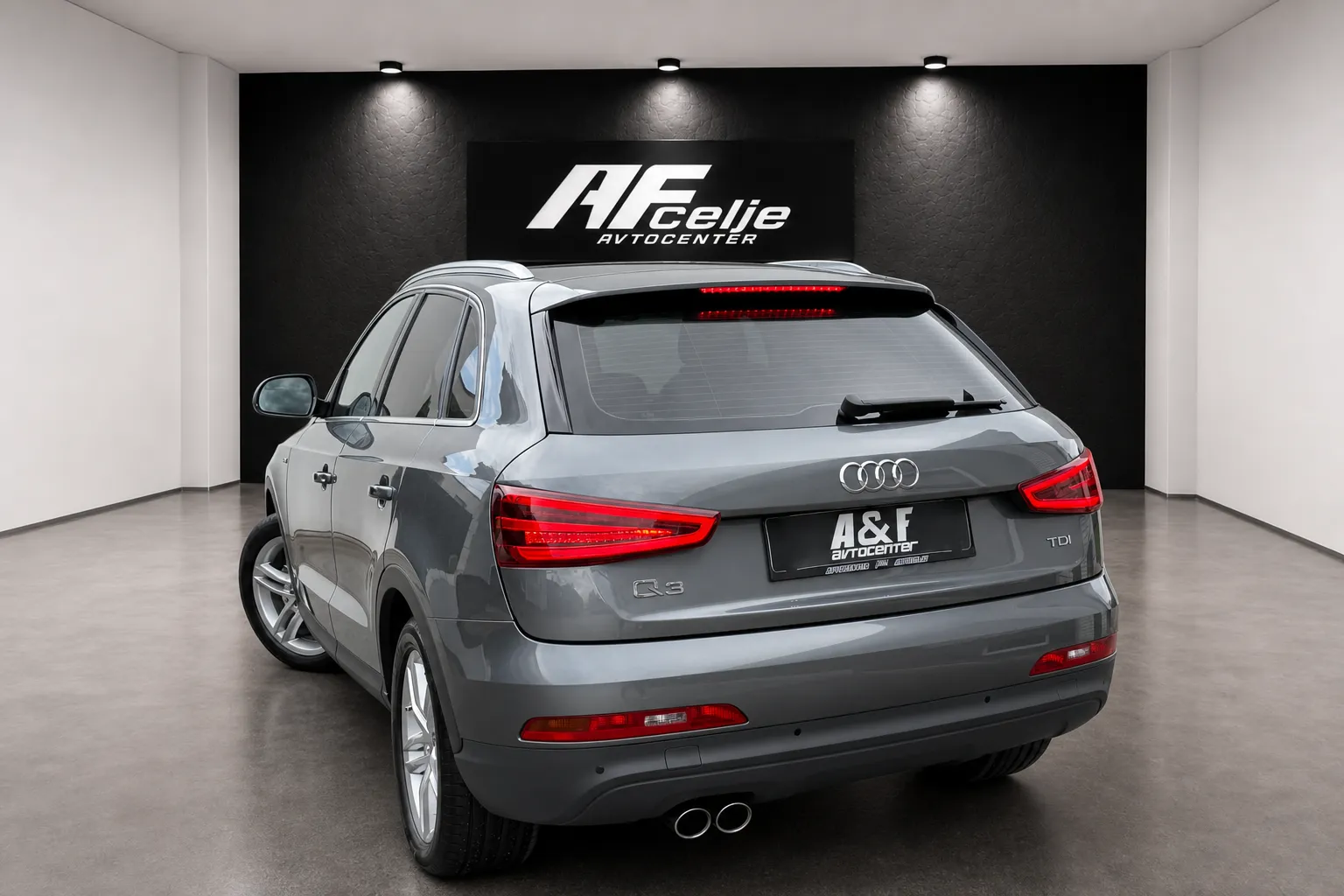 Notranja slika - Audi Q3 - 2.0 TDI-176.000km-1 LASTNIK-LIZING ZA TUJCE- - 7