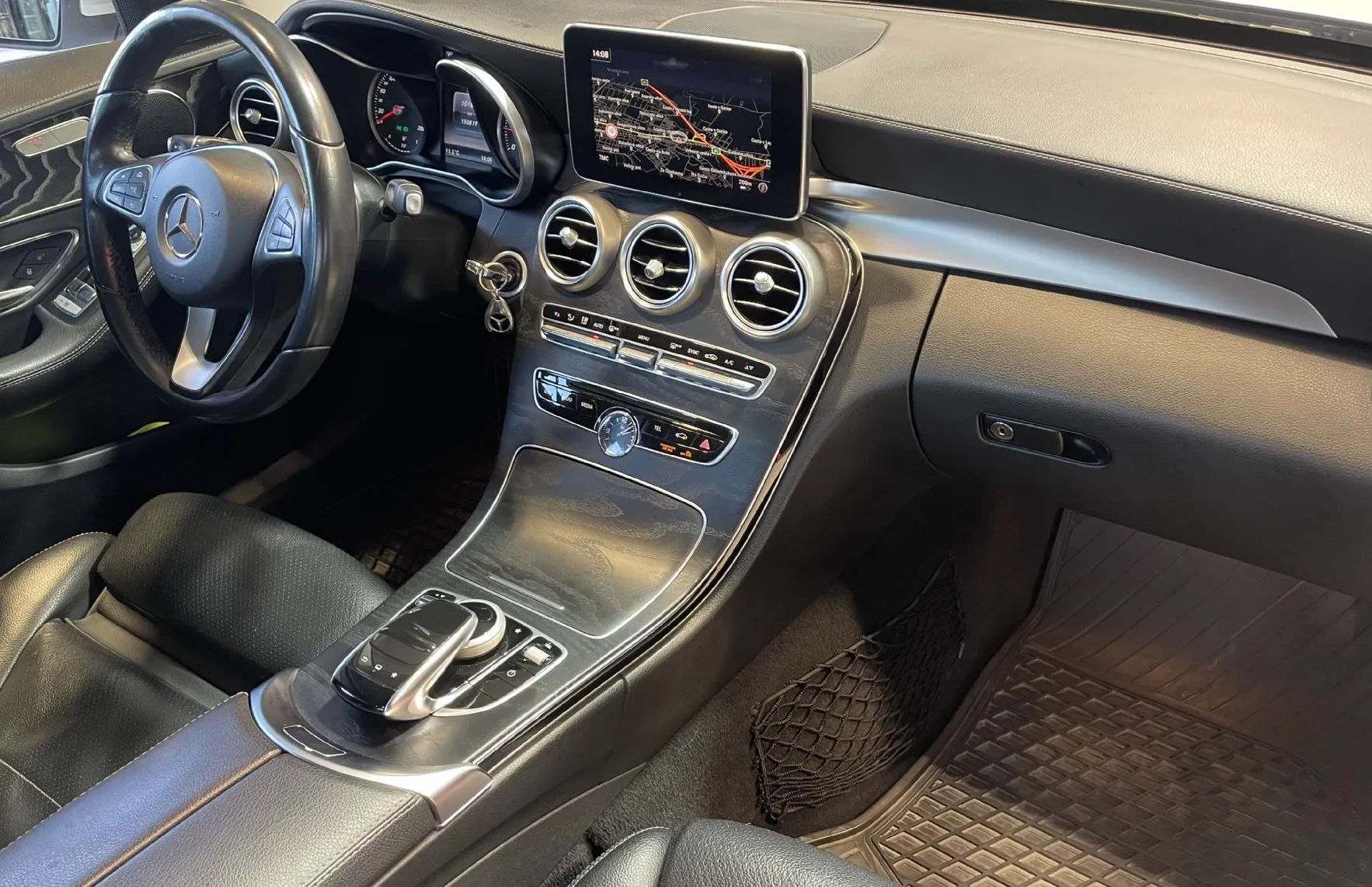 Zunanja slika - Mercedes-Benz C-Razred - AVANTGARDE-HEAD UP-PANO-LED-NAVI-KAMERA-ALU - 12