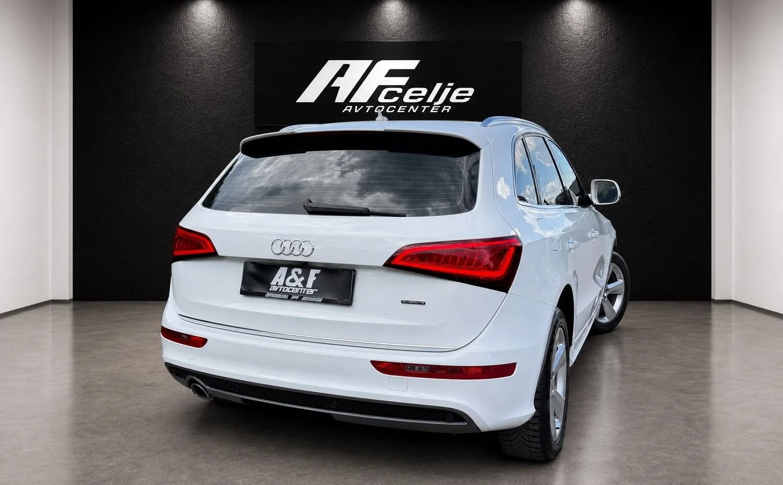 Zunanja slika - Audi Q5 - 2.0 TDI-AUT-3X S LINE-LIZING ZA TUJCE-XENON+LED - 5