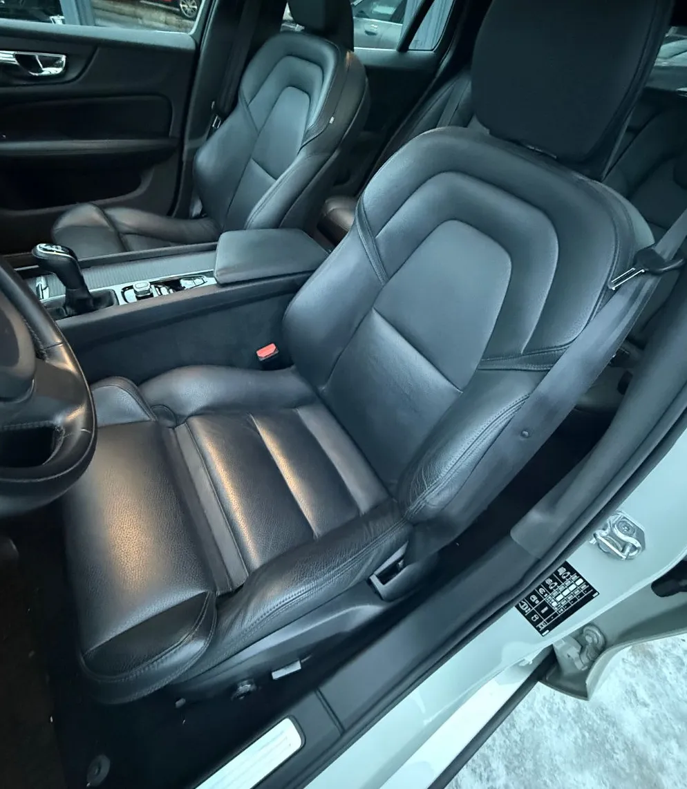 Zunanja slika - Volvo V60 - D4 PANO-FullLED-Usnje-KAM-Mkot-PDC-Gretje-KljukaDE - 26