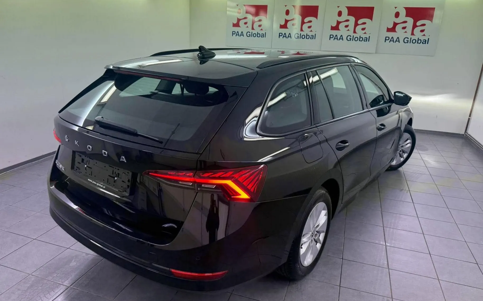 Zunanja slika - Škoda Octavia - Combi 2.0 TDI. DSG.2024 SAMO 89.000 KM - 5