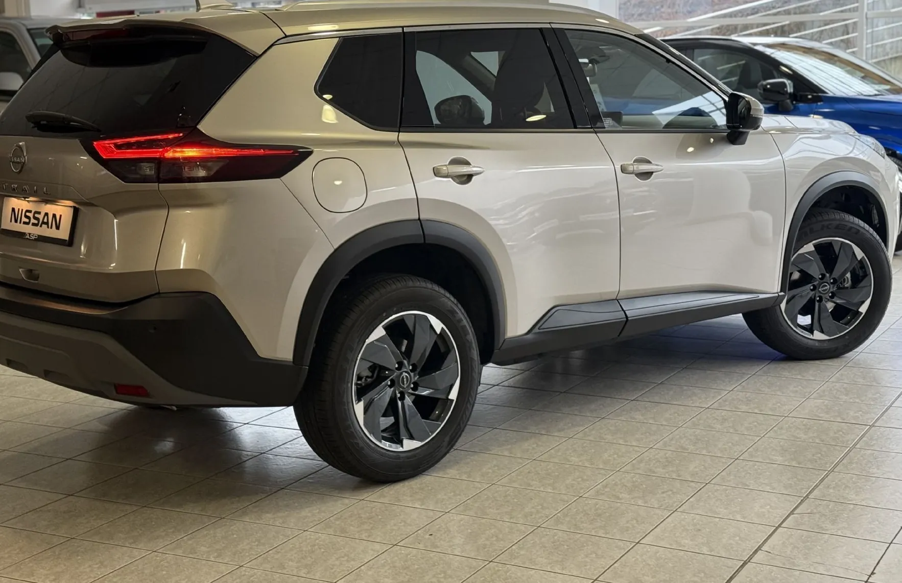 Zunanja slika - Nissan X-Trail - 1.5 VC-T MHEV N-Connecta X-Tronic + CONFORT - 5
