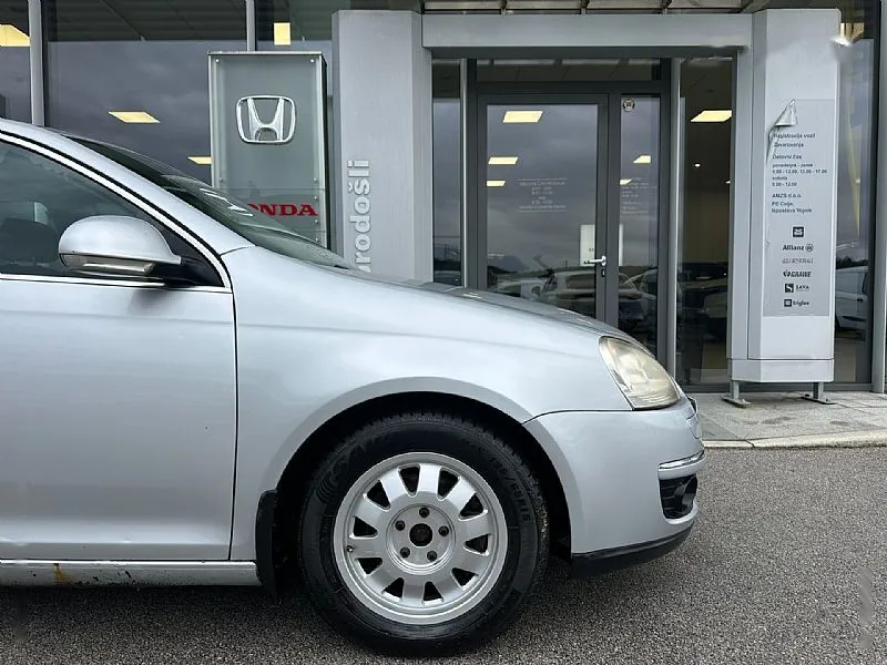 Zunanja slika - Volkswagen Jetta - 1.9 TDI Trendline - 4