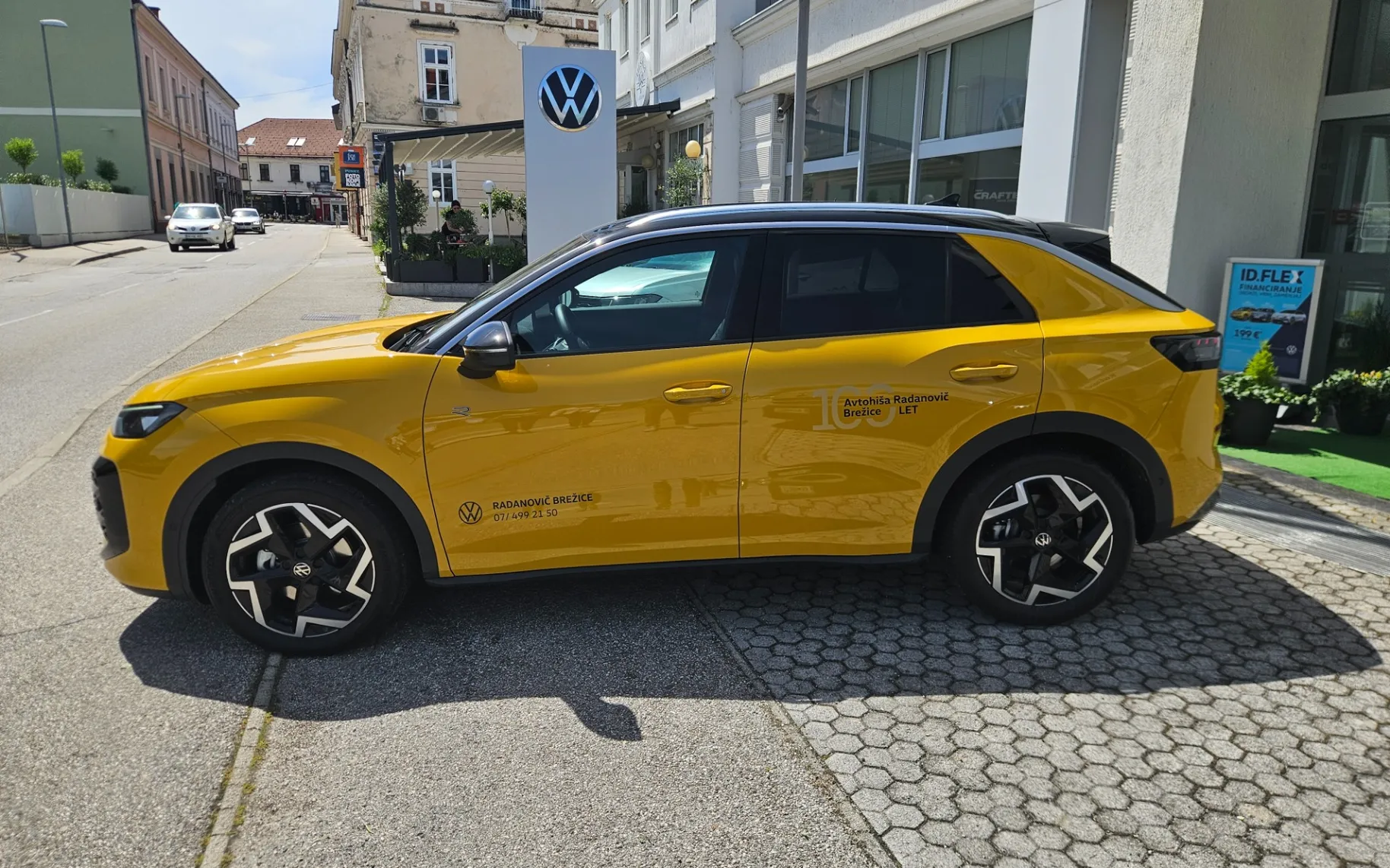 Zunanja slika - Volkswagen T-Roc - 1.5 eTSI R-Line DSG - 5