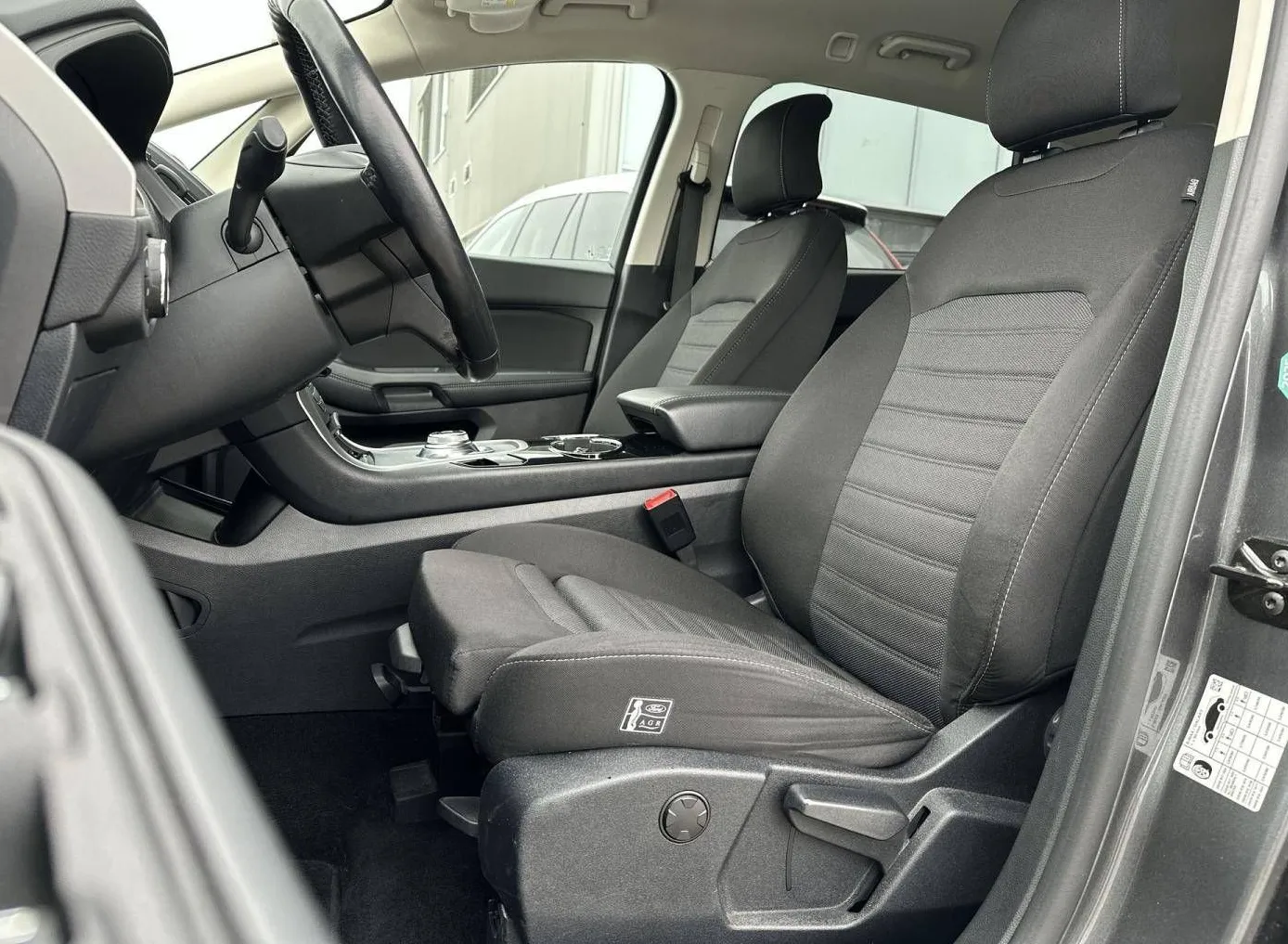 Zunanja slika - Ford S-MAX - 2.0 EcoBlue Titanium Auto ACC Kamera Gretje sed - 9