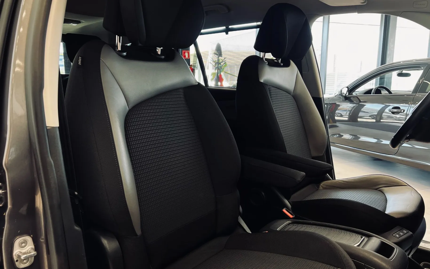Zunanja slika - Citroën C4 - PURETECH 13 EAT8 SHINE PACK - 9