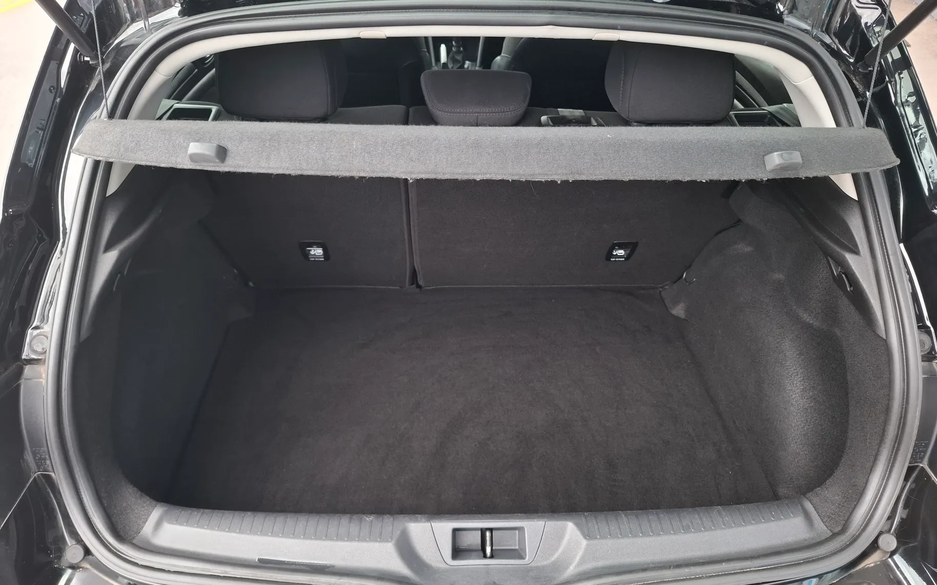 Zunanja slika - Renault Megane Limousine - 1.3 16V - LEPO OHRANJEN - ZNANA SERVISNA ZGOD. - 12