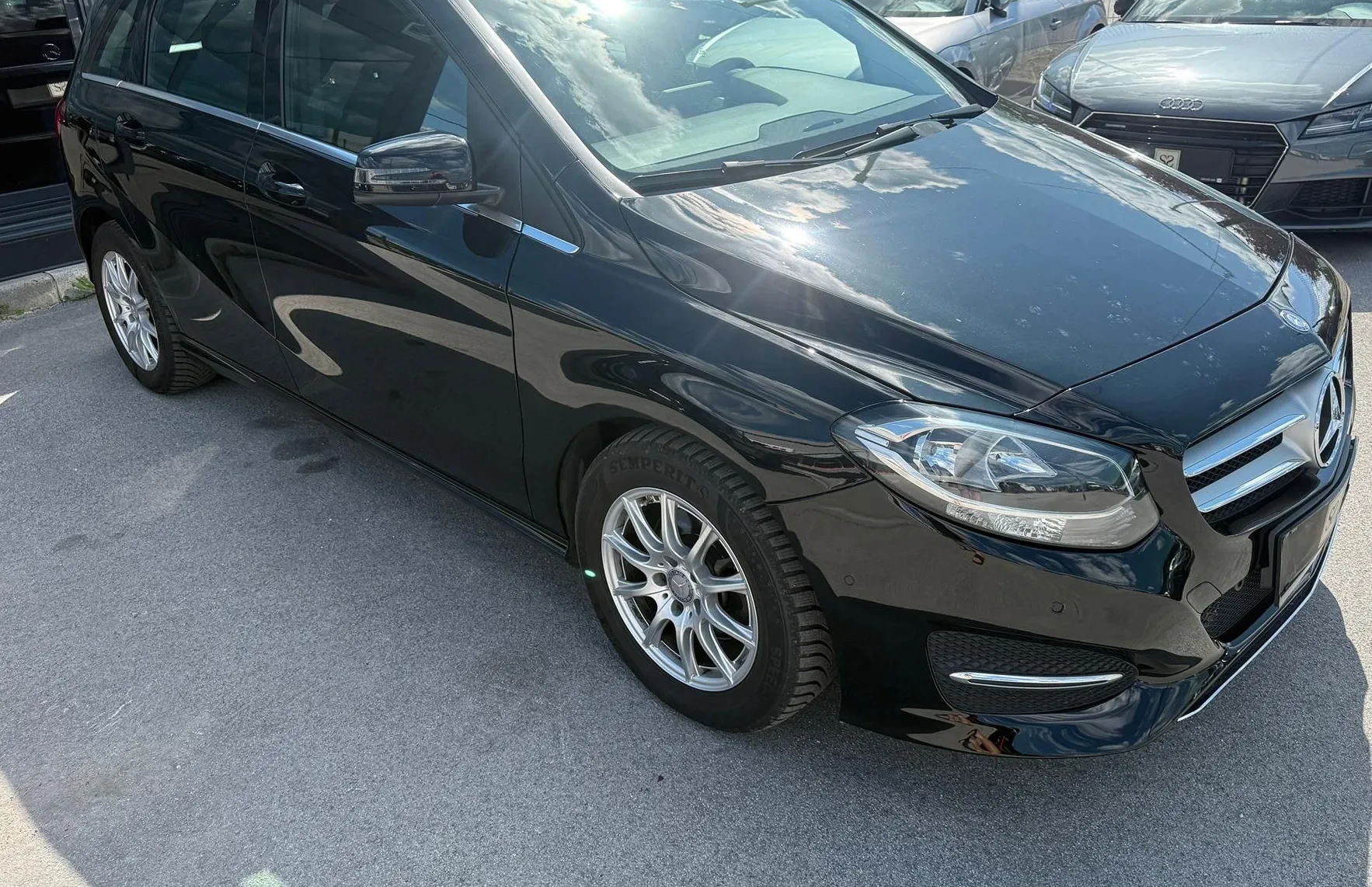 Zunanja slika - Mercedes-Benz B-Razred - B 200d D-LED NAVI PDC ALU GSV KREDIT 171 NA MESEC - 36