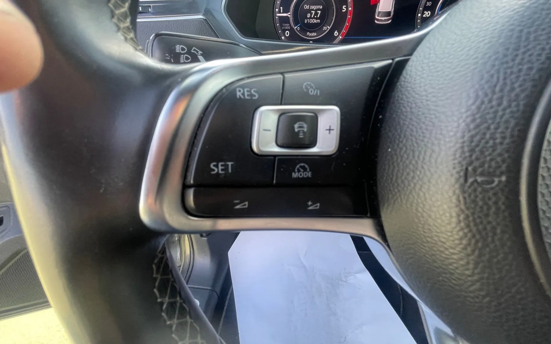 Zunanja slika - VW Tiguan - R-LINE 140 KW 4X4 LED.NAVI.KAMERA.USNJE.2XPDC - 17