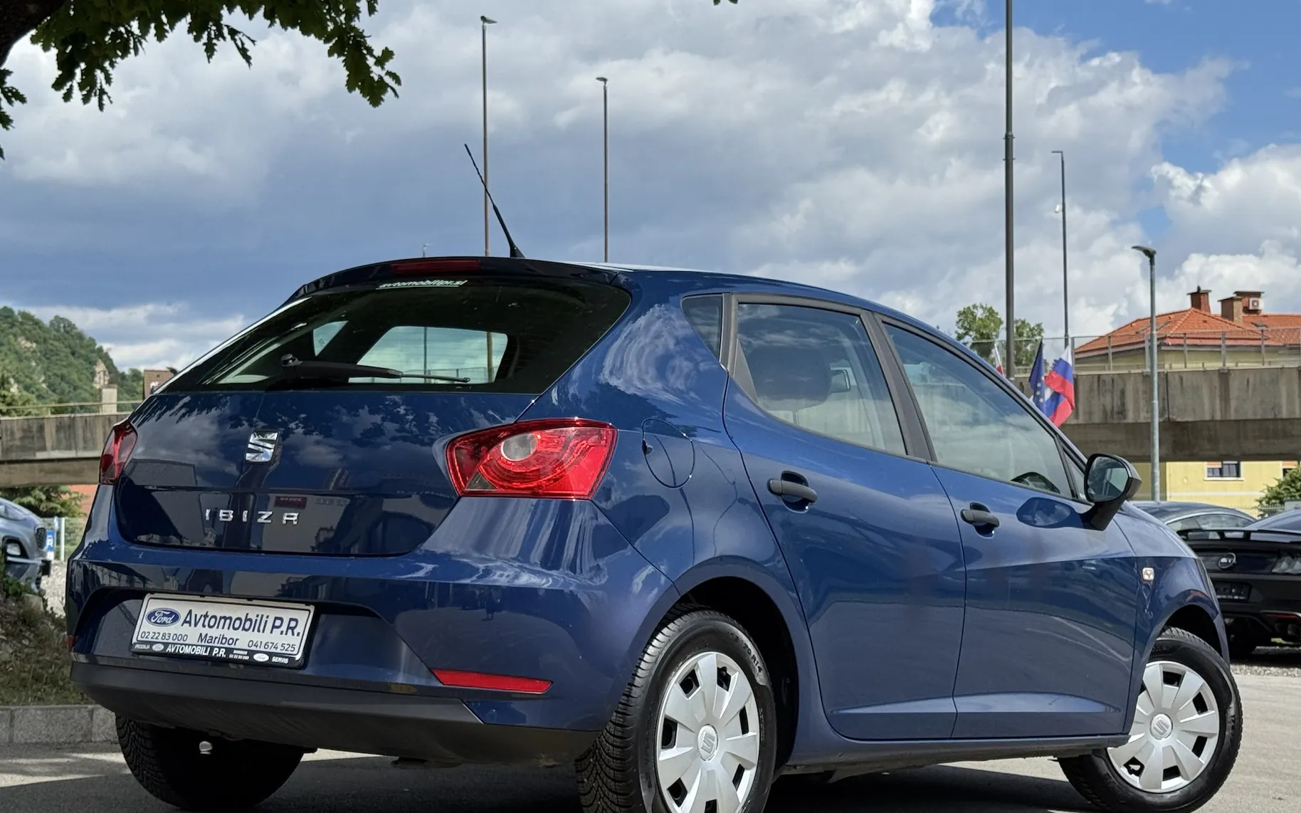 Zunanja slika - Seat Ibiza - 1.0 MPI 55 75KM  LOCO 1.LASTNICA SLO poreklo - 7