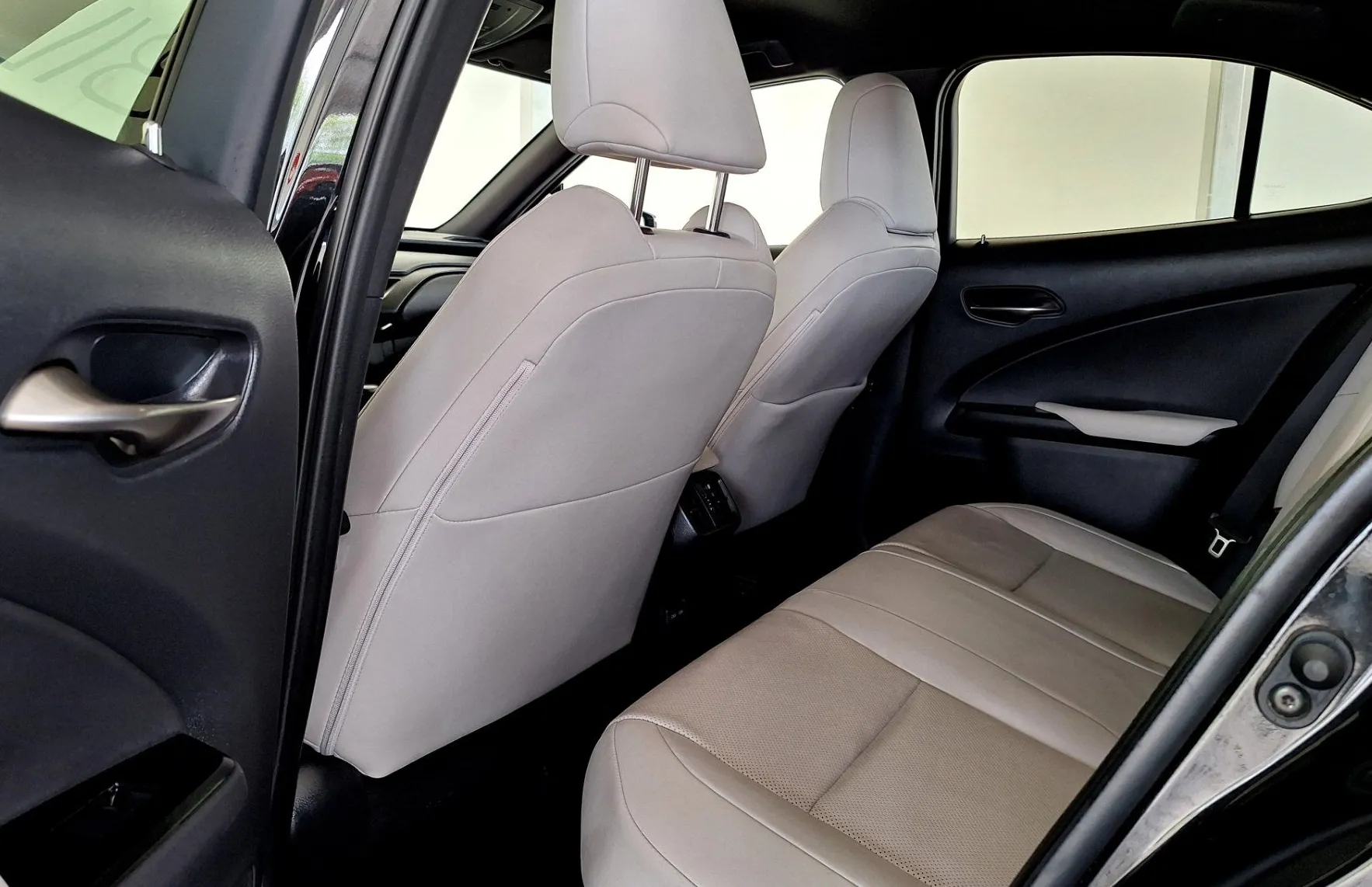 Zunanja slika - Lexus UX - 250h AWD Lury Mark Levinson•KAM360•MEMORY•ACC• - 14